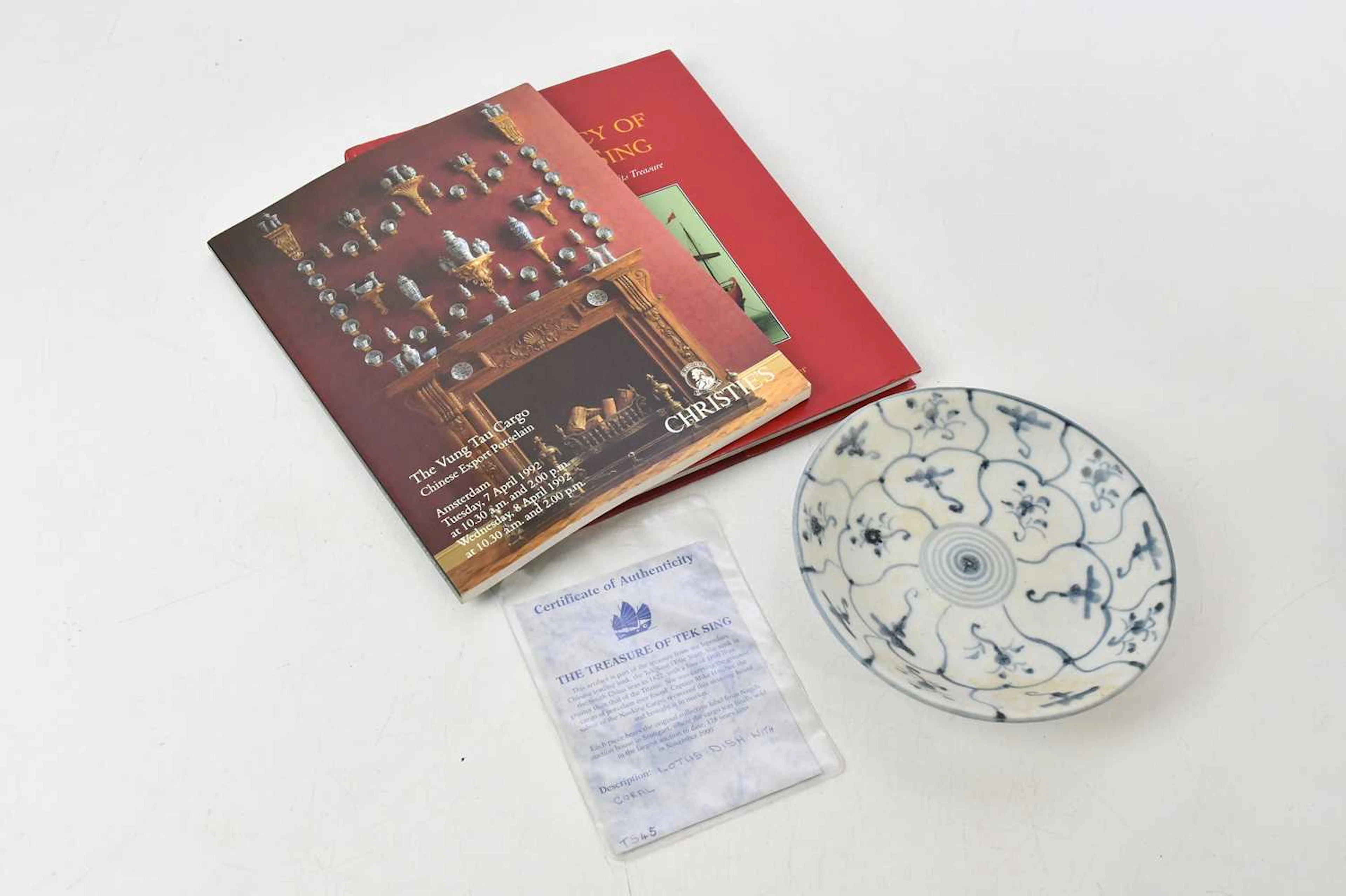 A Chinese blue and white porcelain plate from the Tek Sing treasures
