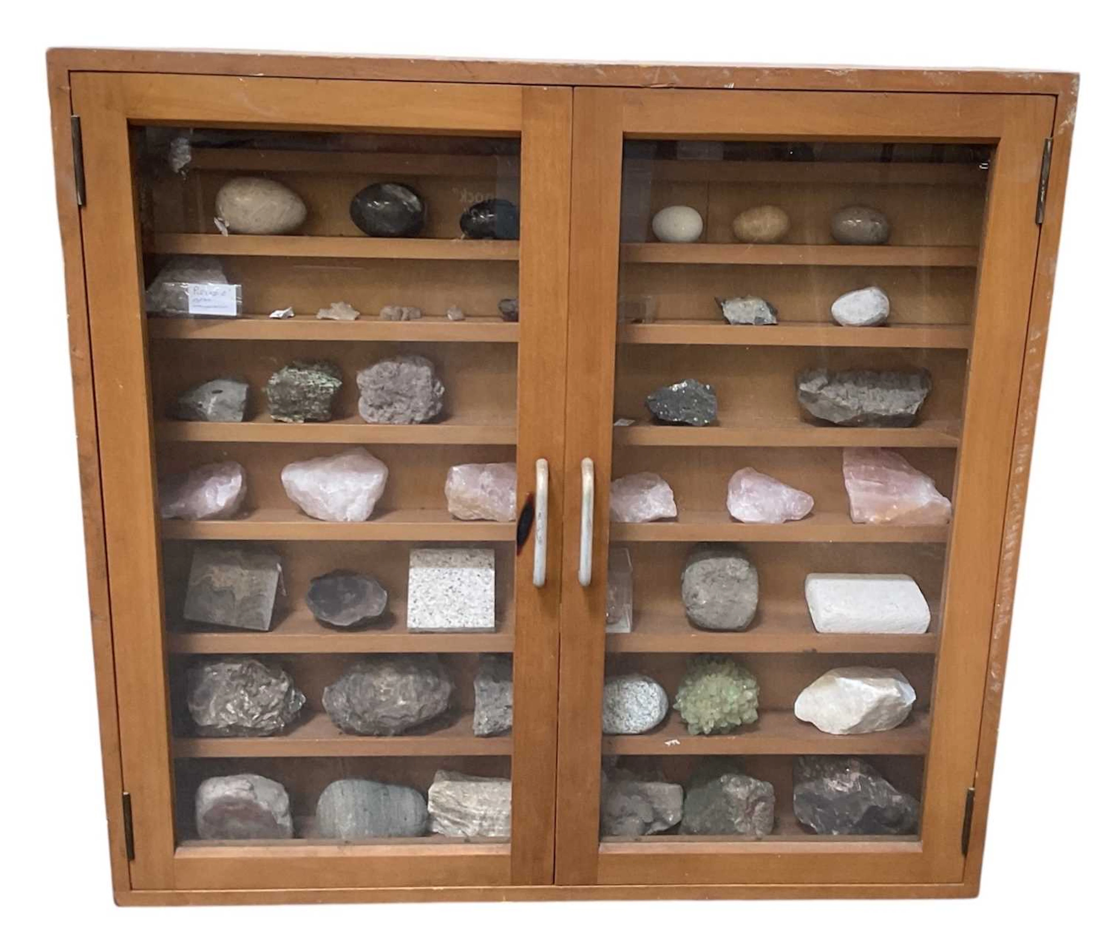 GEOLOGY/MINERALOGY; a mid 20th century wall hanging geologist's cabinet