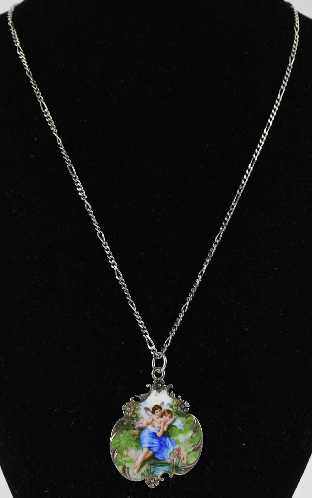 A Continental silver (800 grade) enamelled pendant