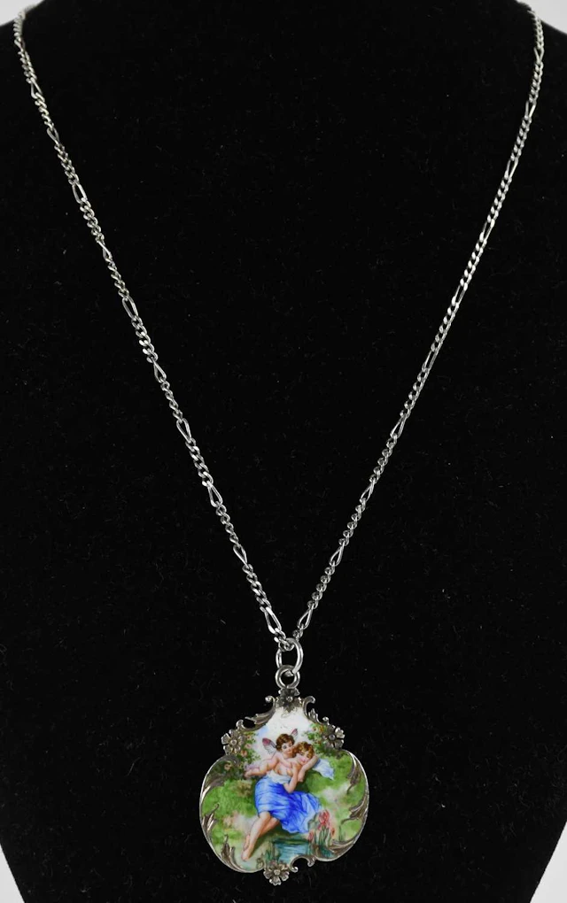 A Continental silver (800 grade) enamelled pendant
