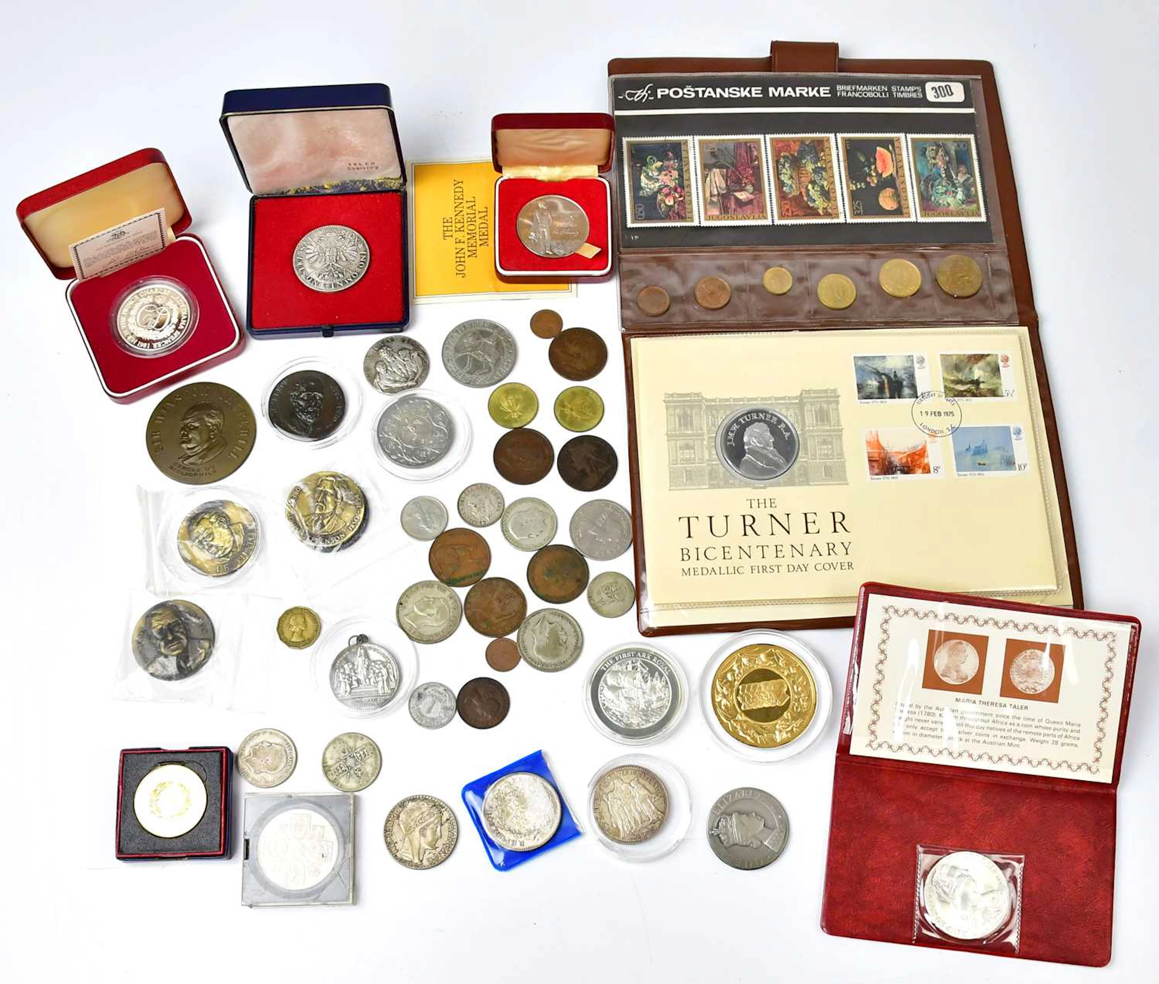 A mixed lot of UK and World coinage