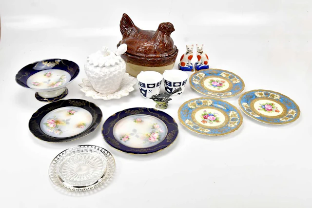 A collection of mixed ceramics including a hen on nest lidded dish