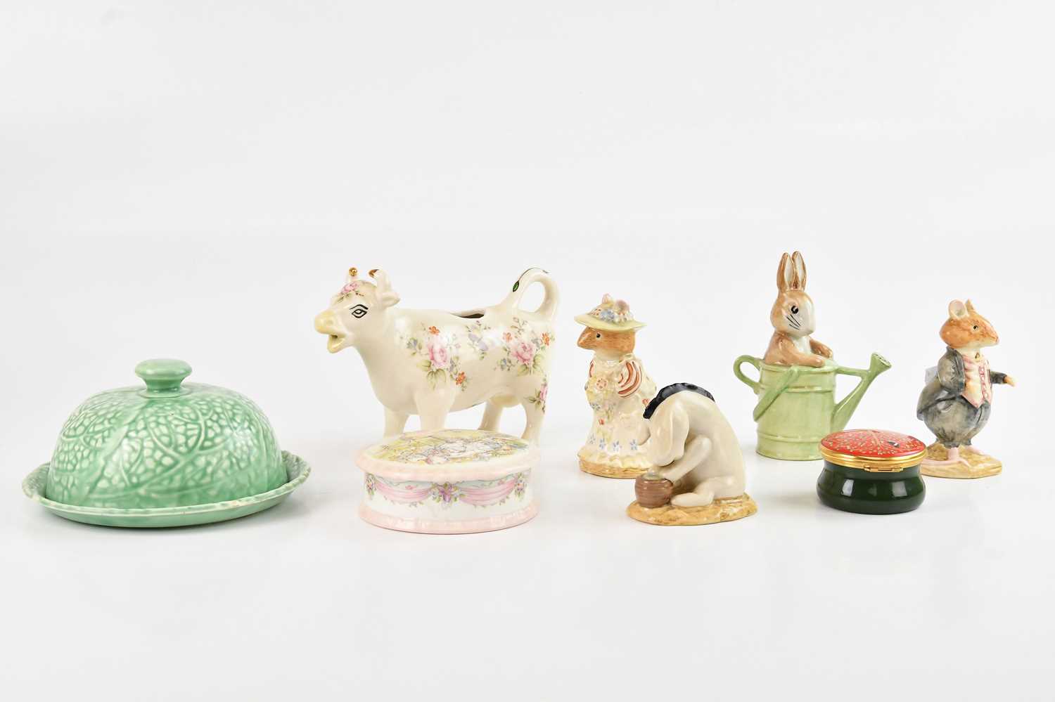 A mixed collection of ceramics comprising a Royal Doulton 'Dusty Dogwood'