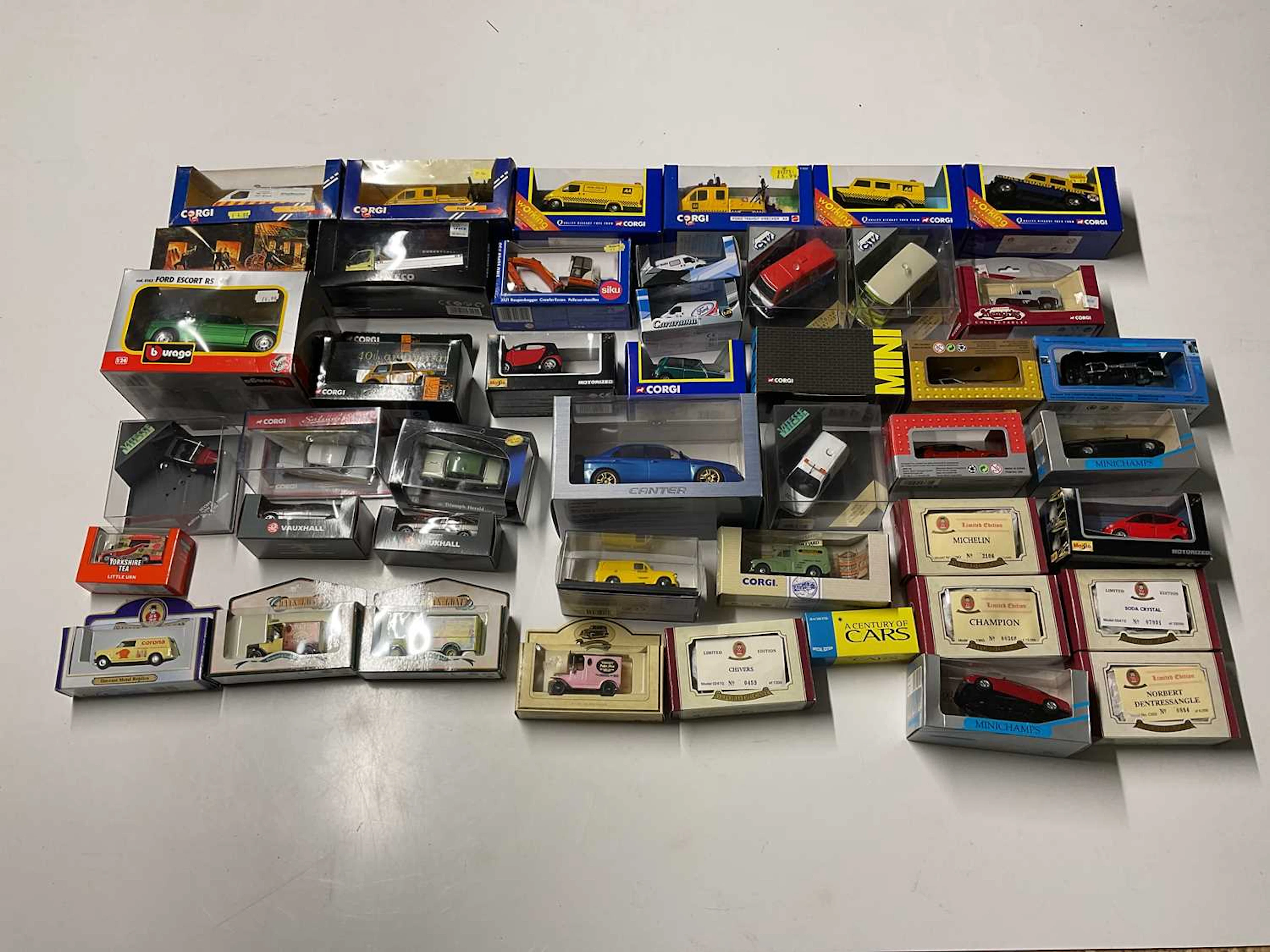 A quantity of boxed diecast model vehicles