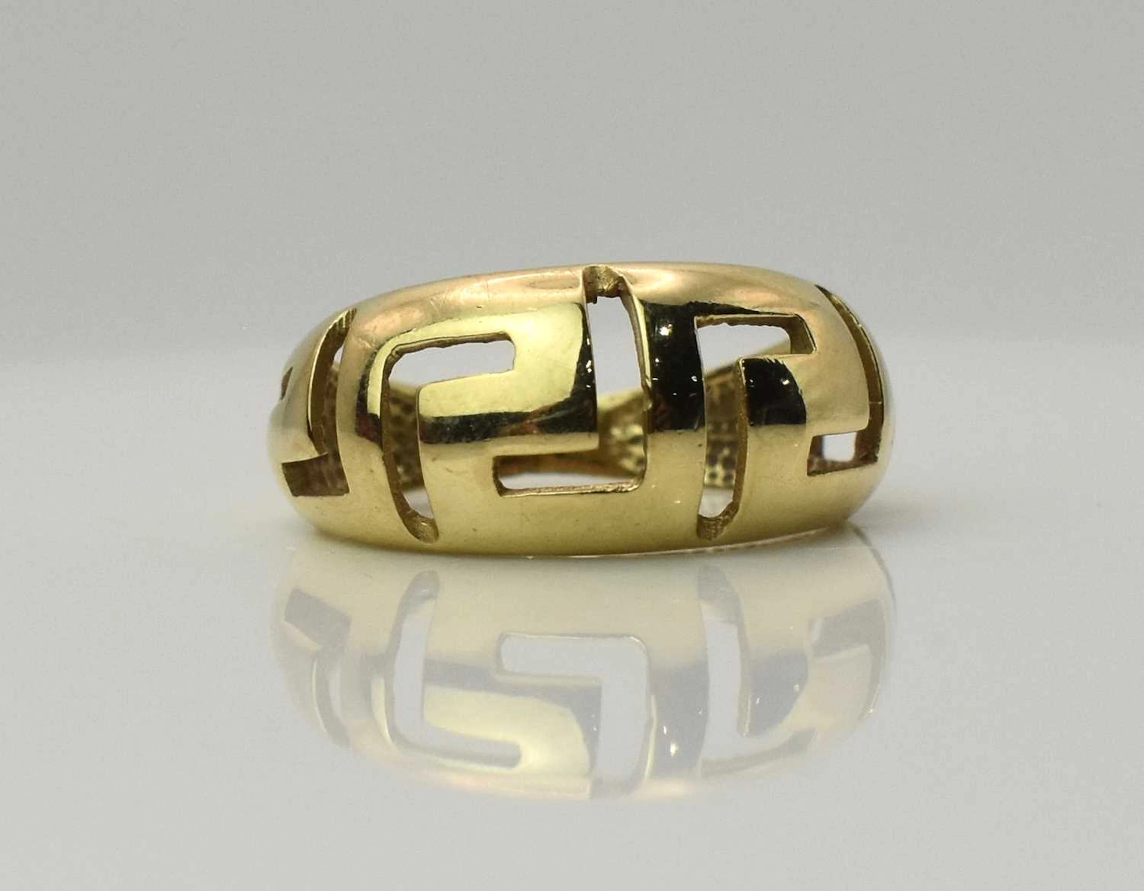 A yellow metal ring
