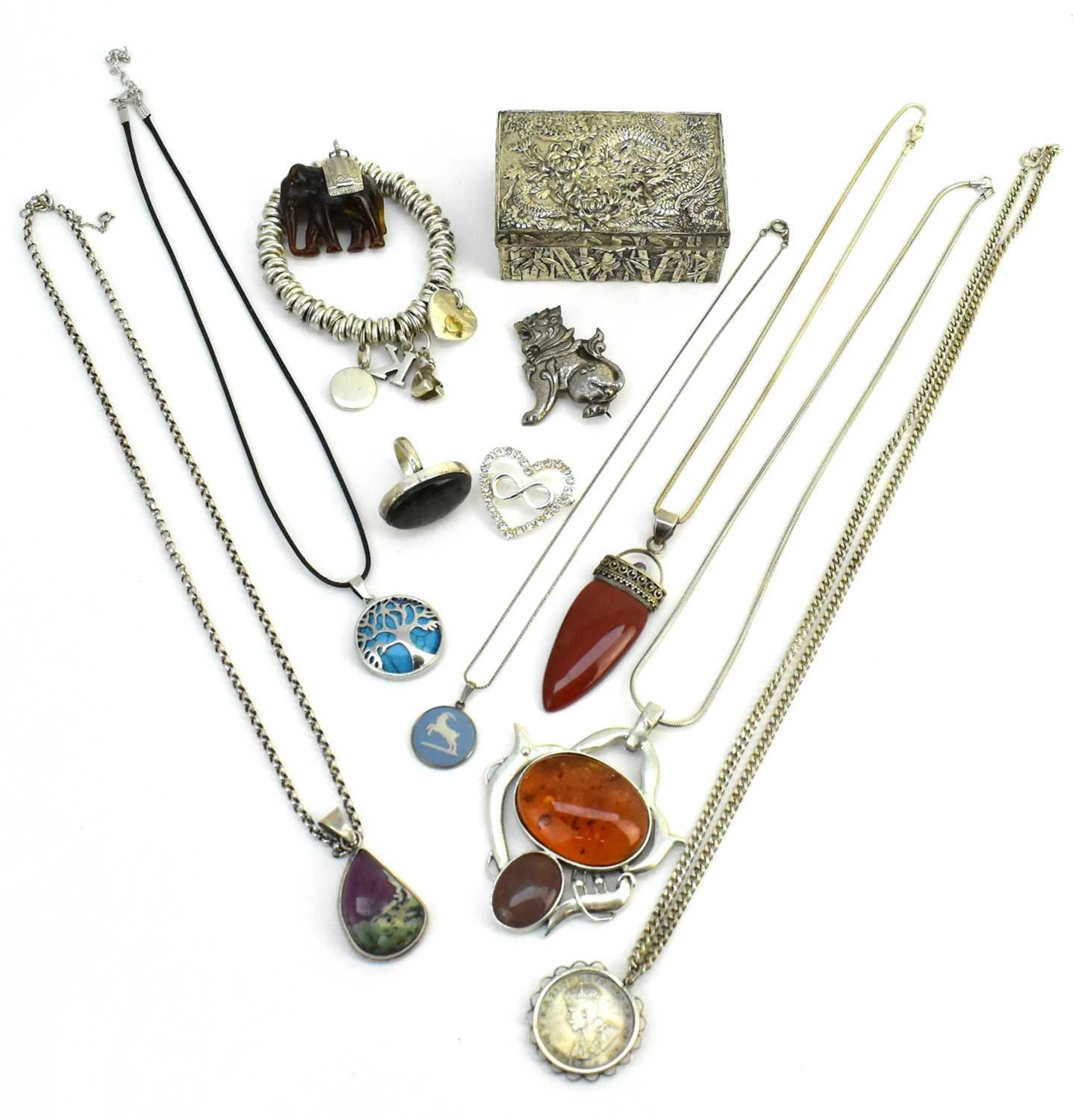 Various items of silver and silver coloured jewellery and collectables