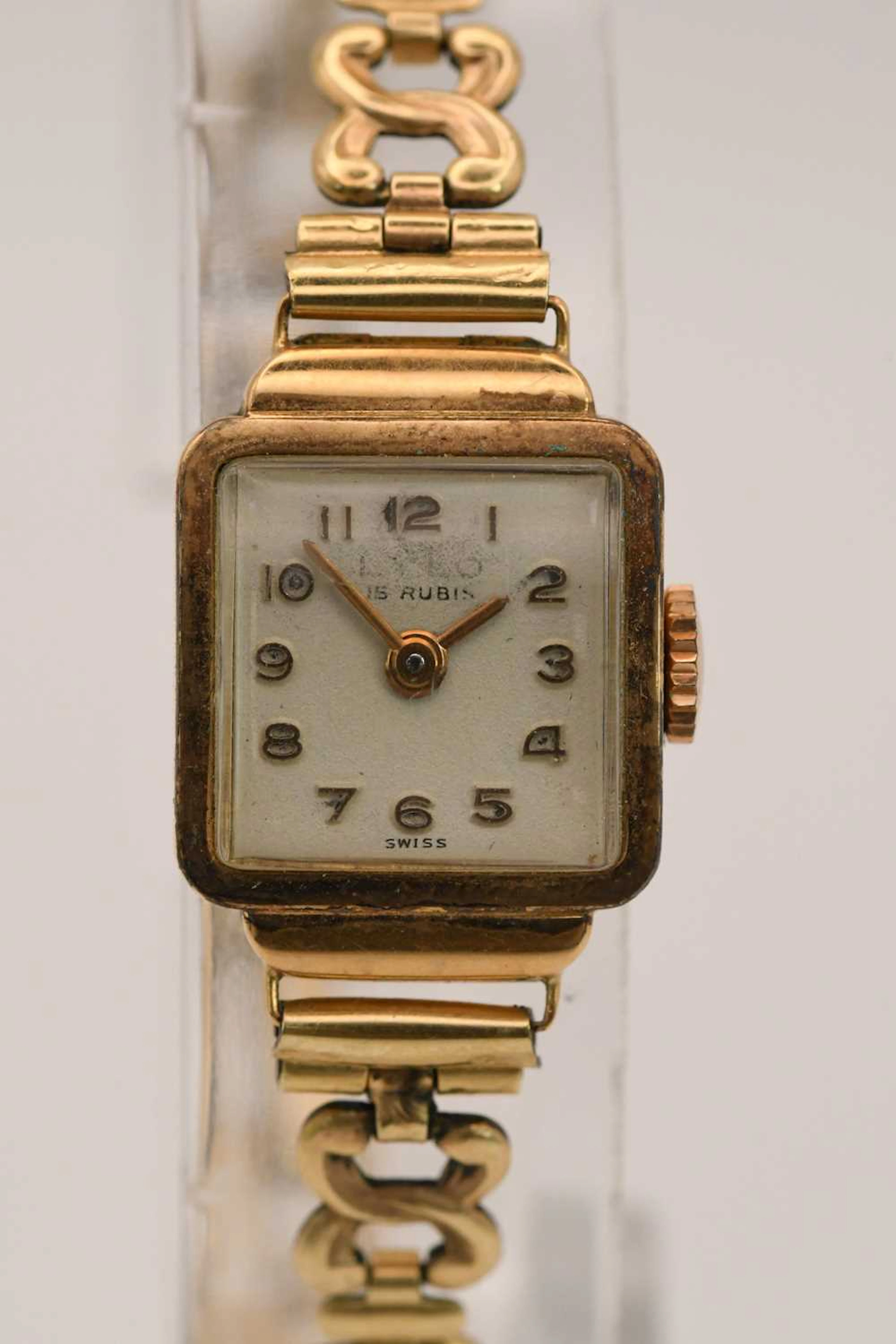 An early 20th century lady's 18ct yellow gold cased 15...