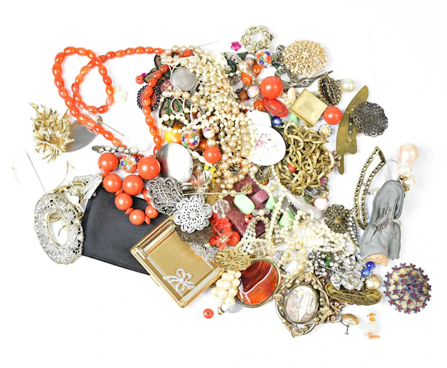 A quantity of vintage costume jewellery