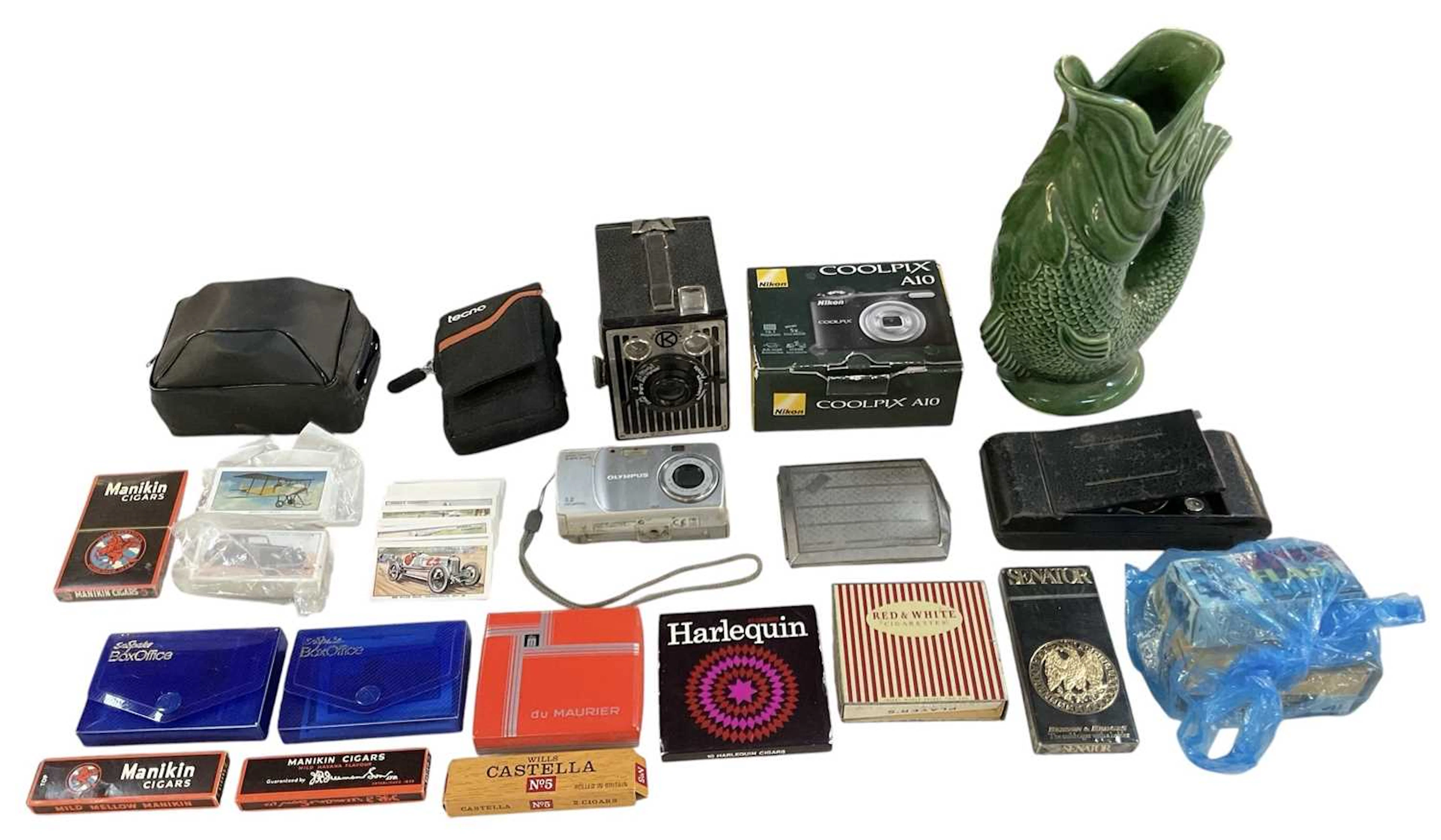 A quantity of assorted collectors' items including...