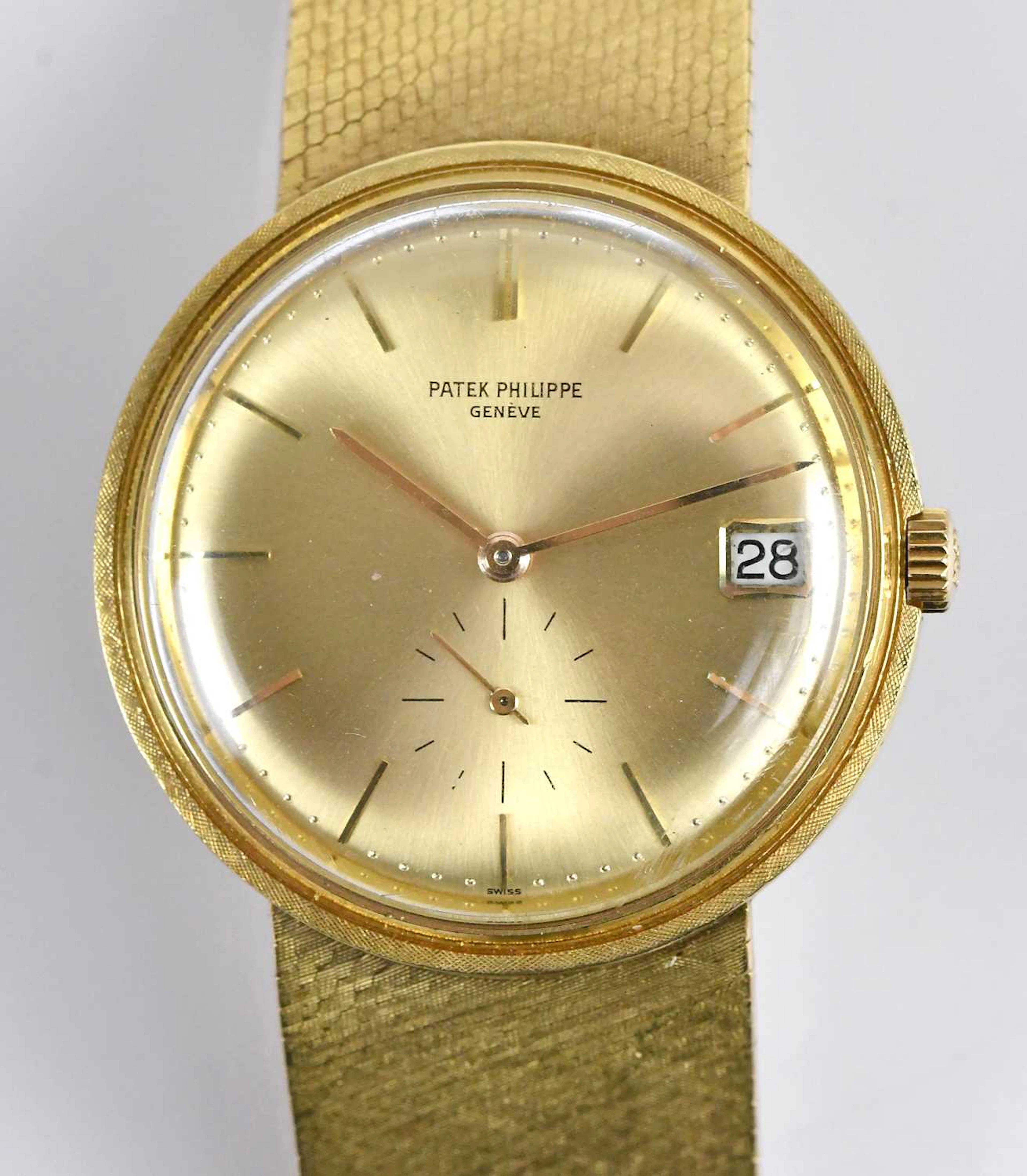 PATEK PHILIPPE; a gentleman's 18ct gold cased Calatrava wristwatch