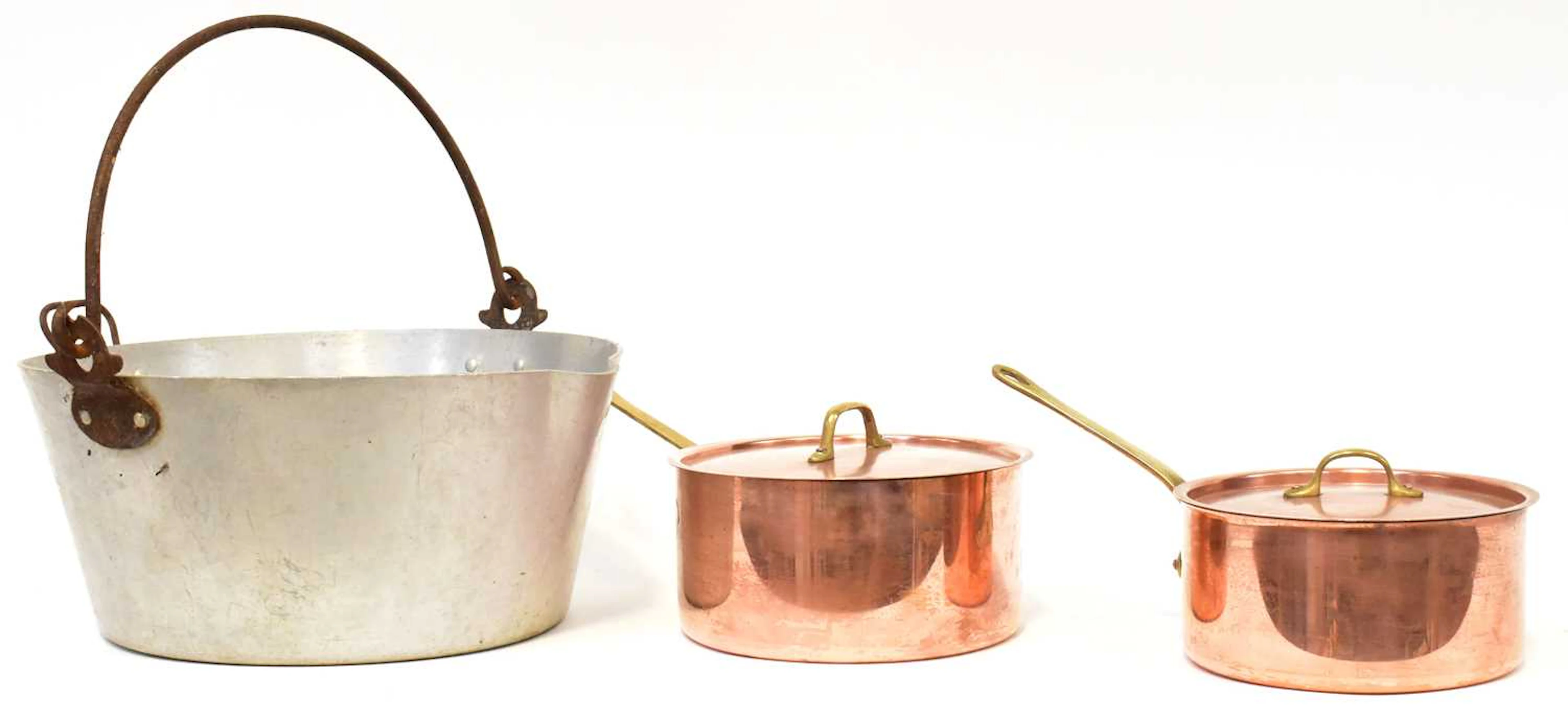 Two lidded copper pans