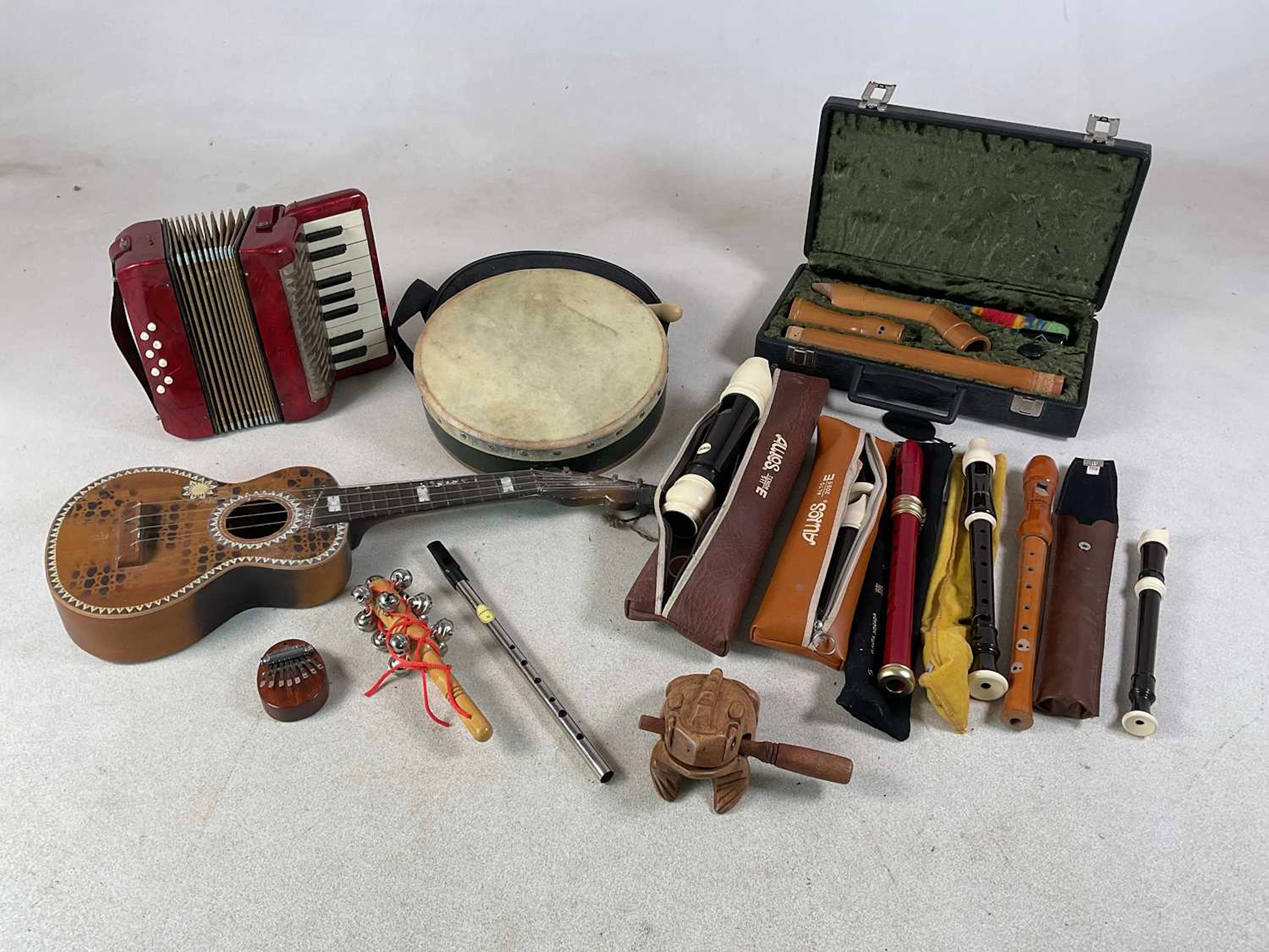 A quantity of musical instruments