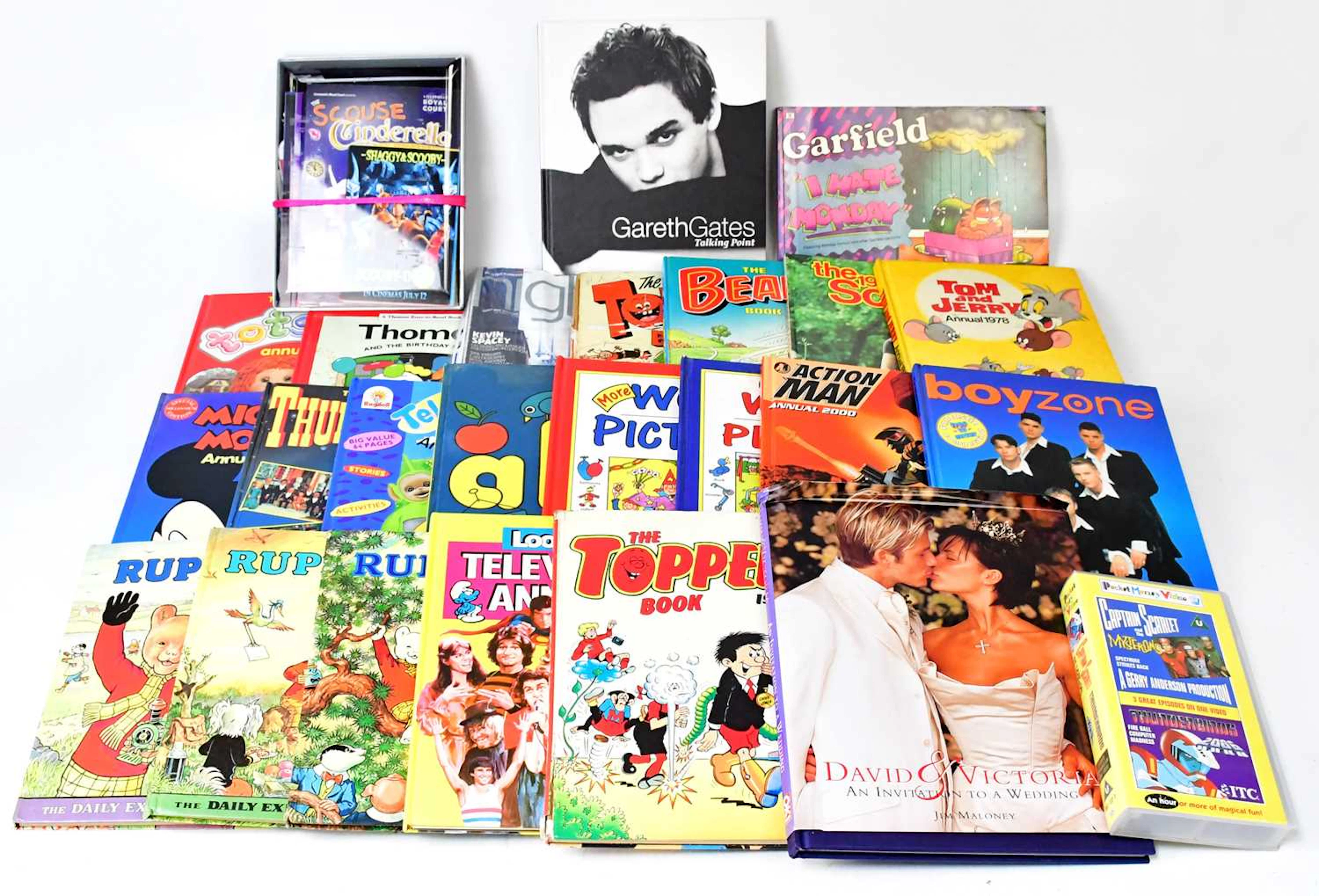 Various annuals including 'Raiders of the Lost Ark'