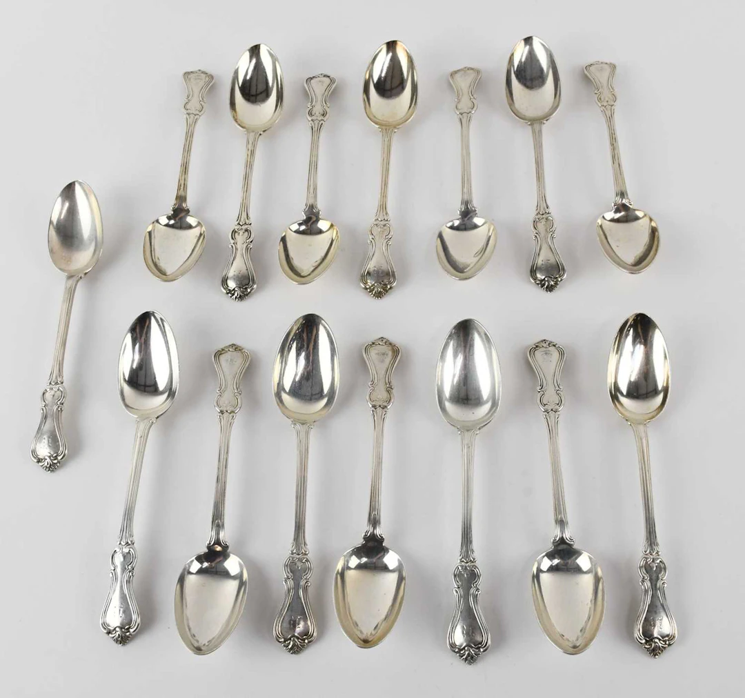 A set of fifteen Victorian hallmarked silver teaspoons