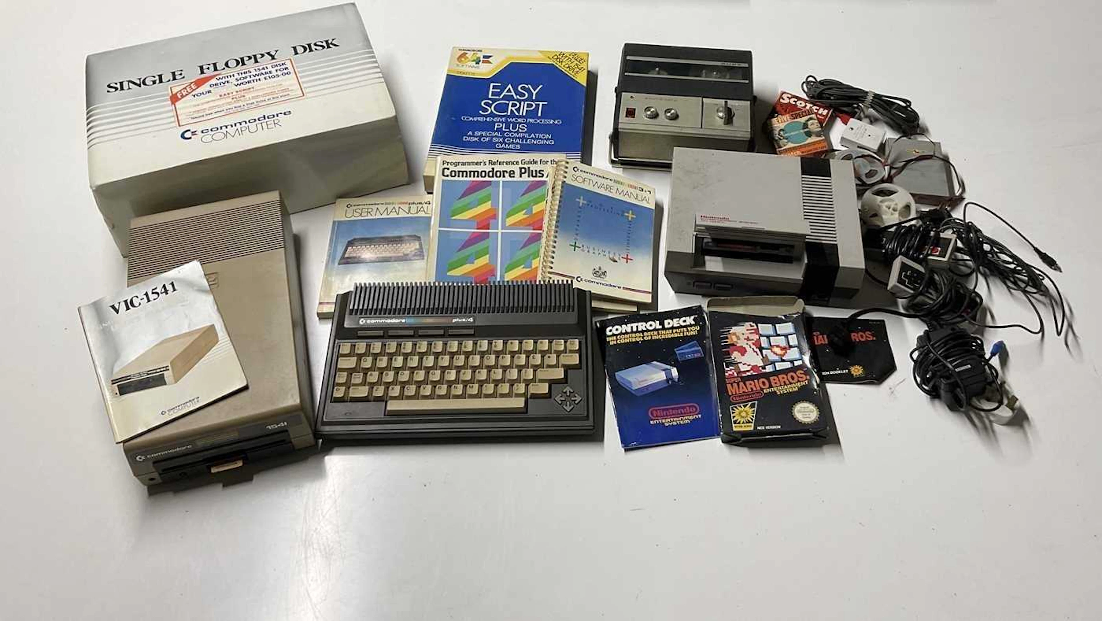 A quantity of Retro gaming and computer items