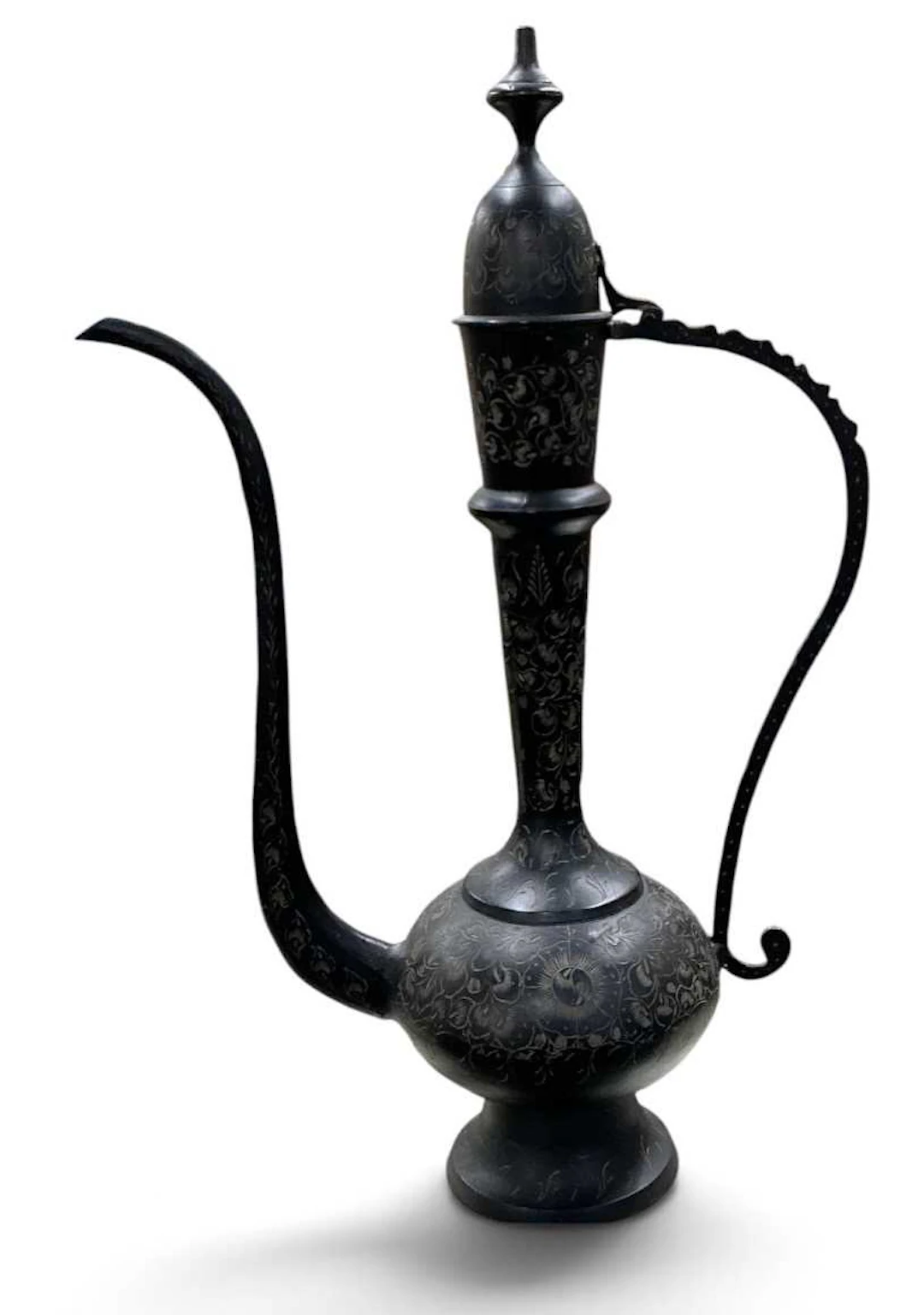 A modern Indian bronze ewer
