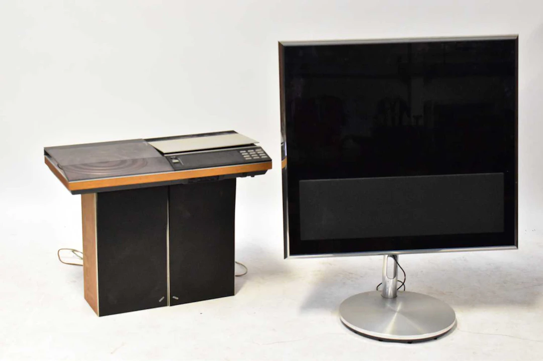 BANG & OLUFSEN; a Beocenter 7000 stereo system