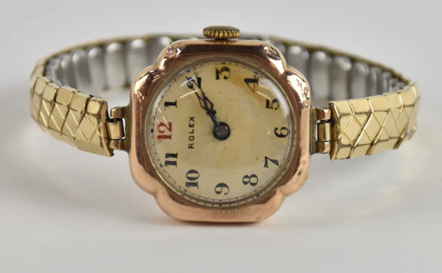 ROLEX; a vintage 9ct gold lady's wristwatch