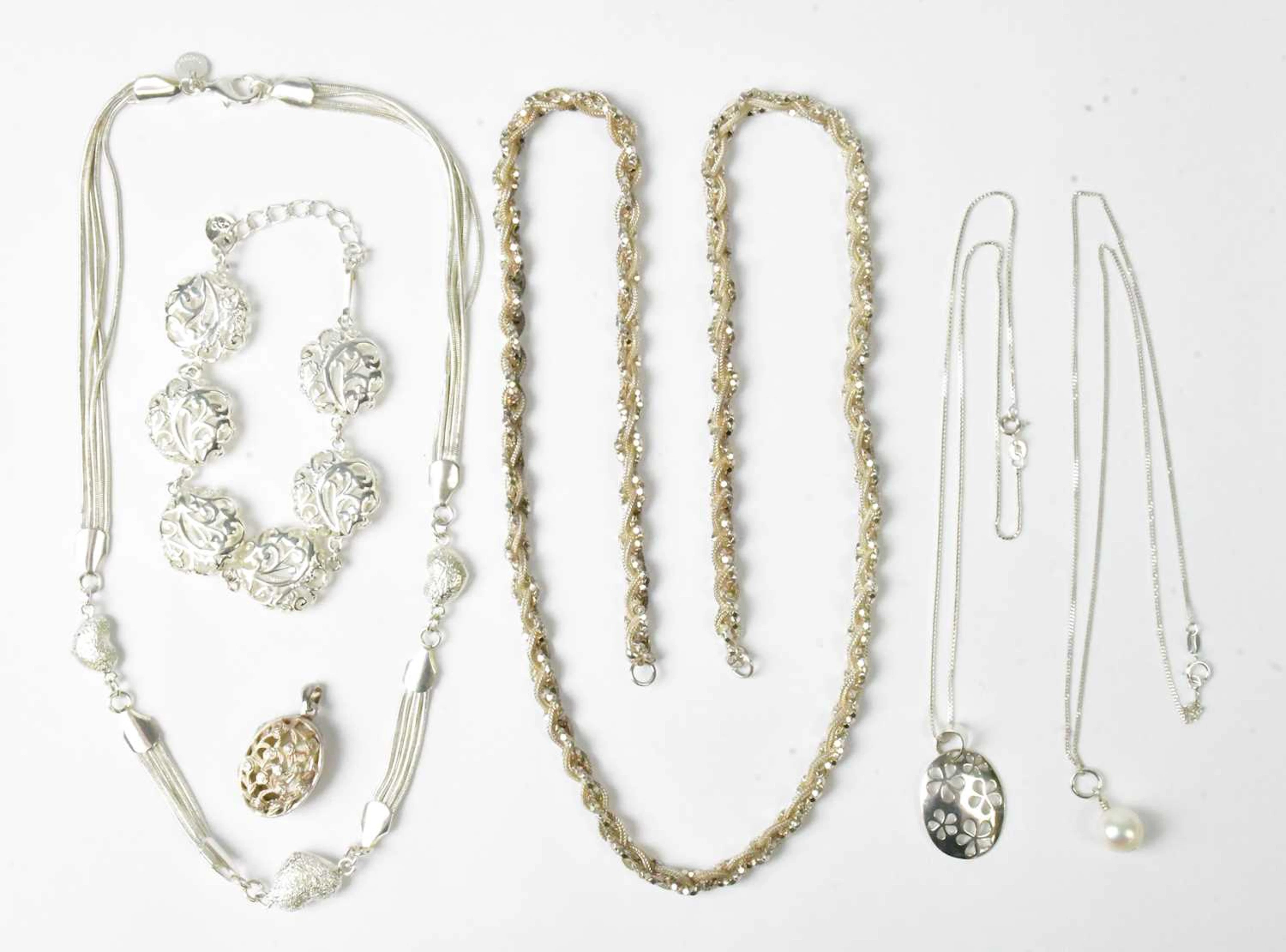 A group of 925 silver jewellery