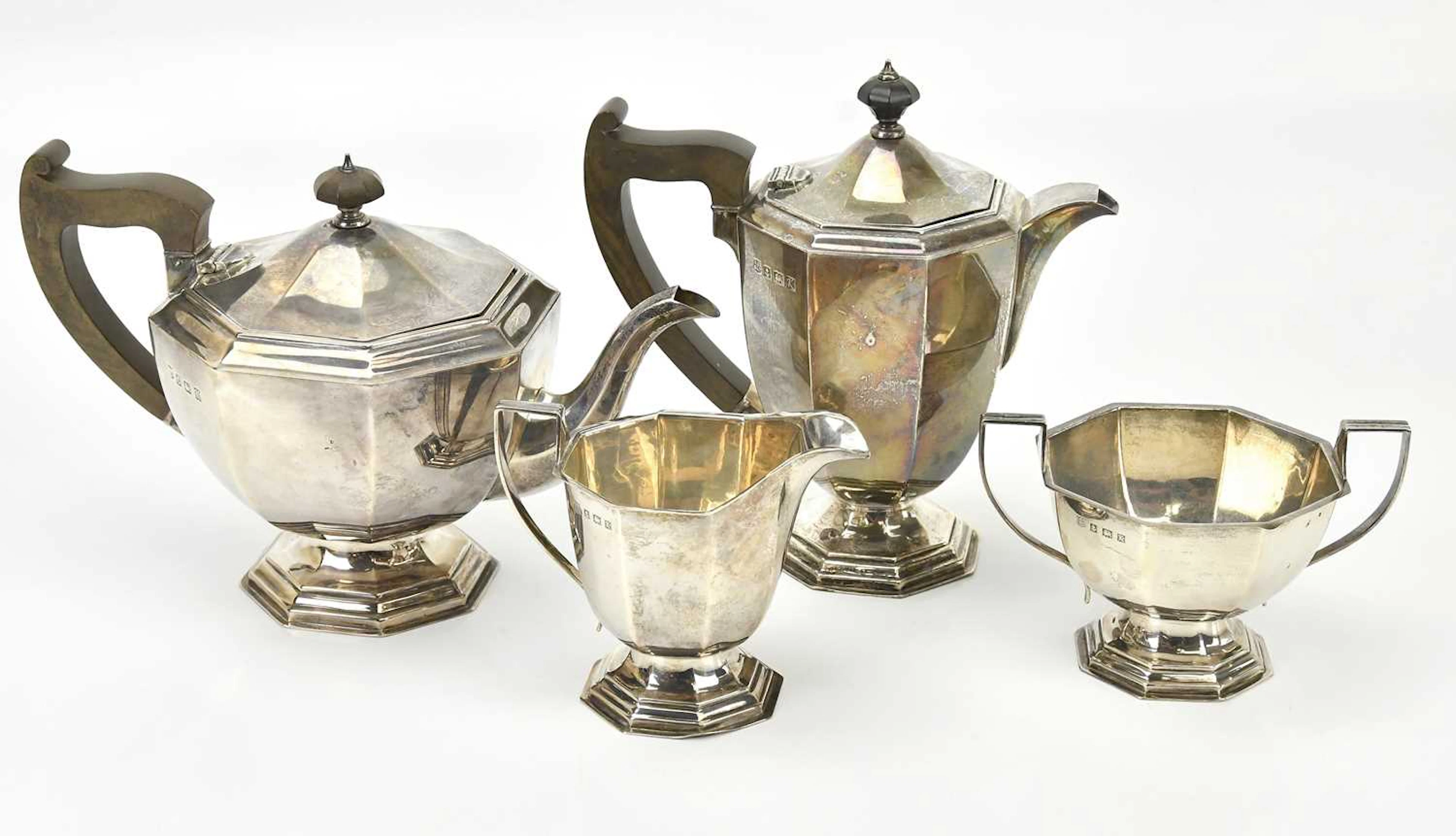 BARKER BROTHERS SILVER LTD; an Elizabeth II hallmarked...
