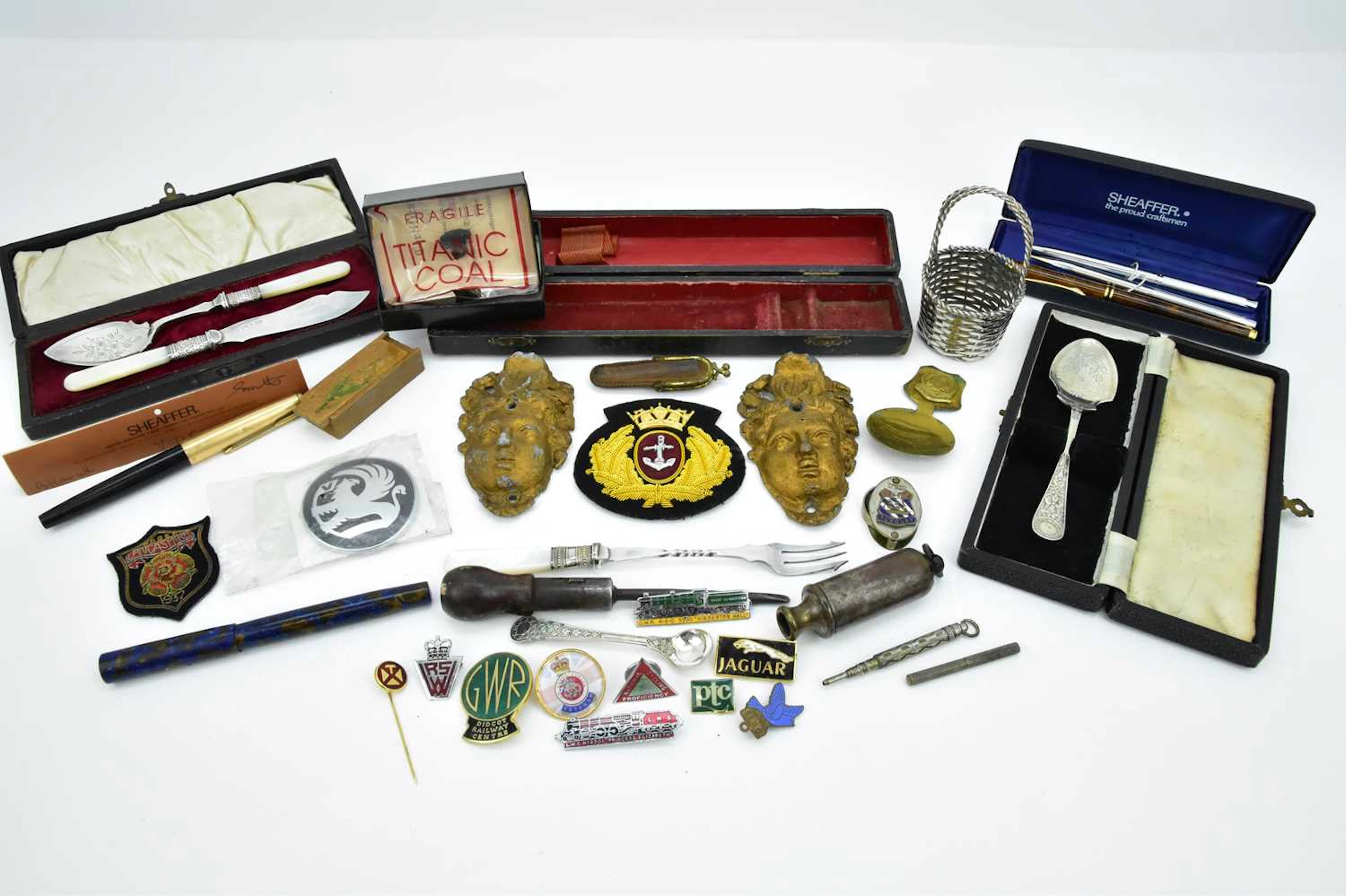 Various mixed collectables including a Parker fountain pen