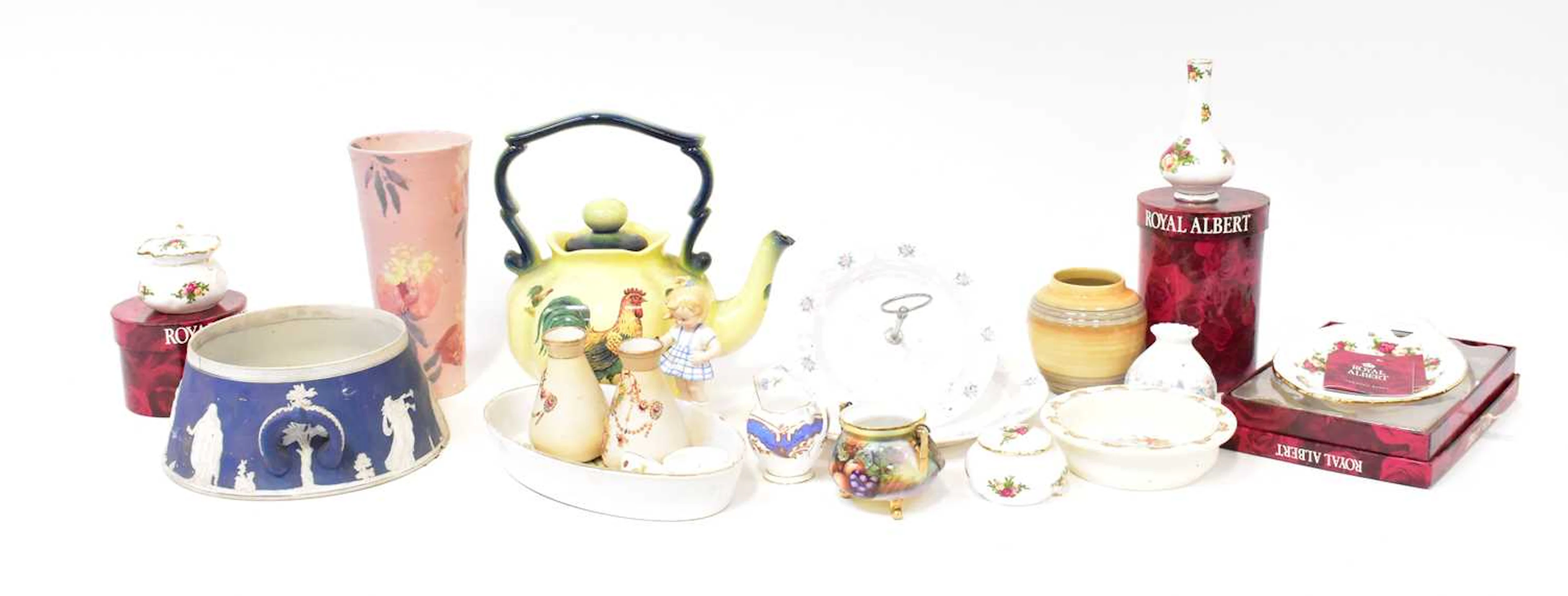 A quantity of ceramics to include a 1930s Goebel Hummel...