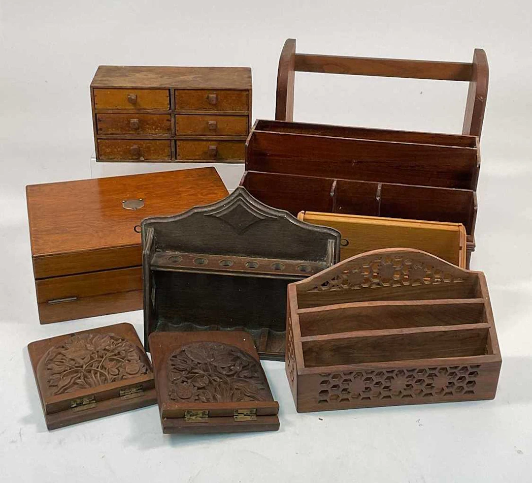 A quantity of wooden ware