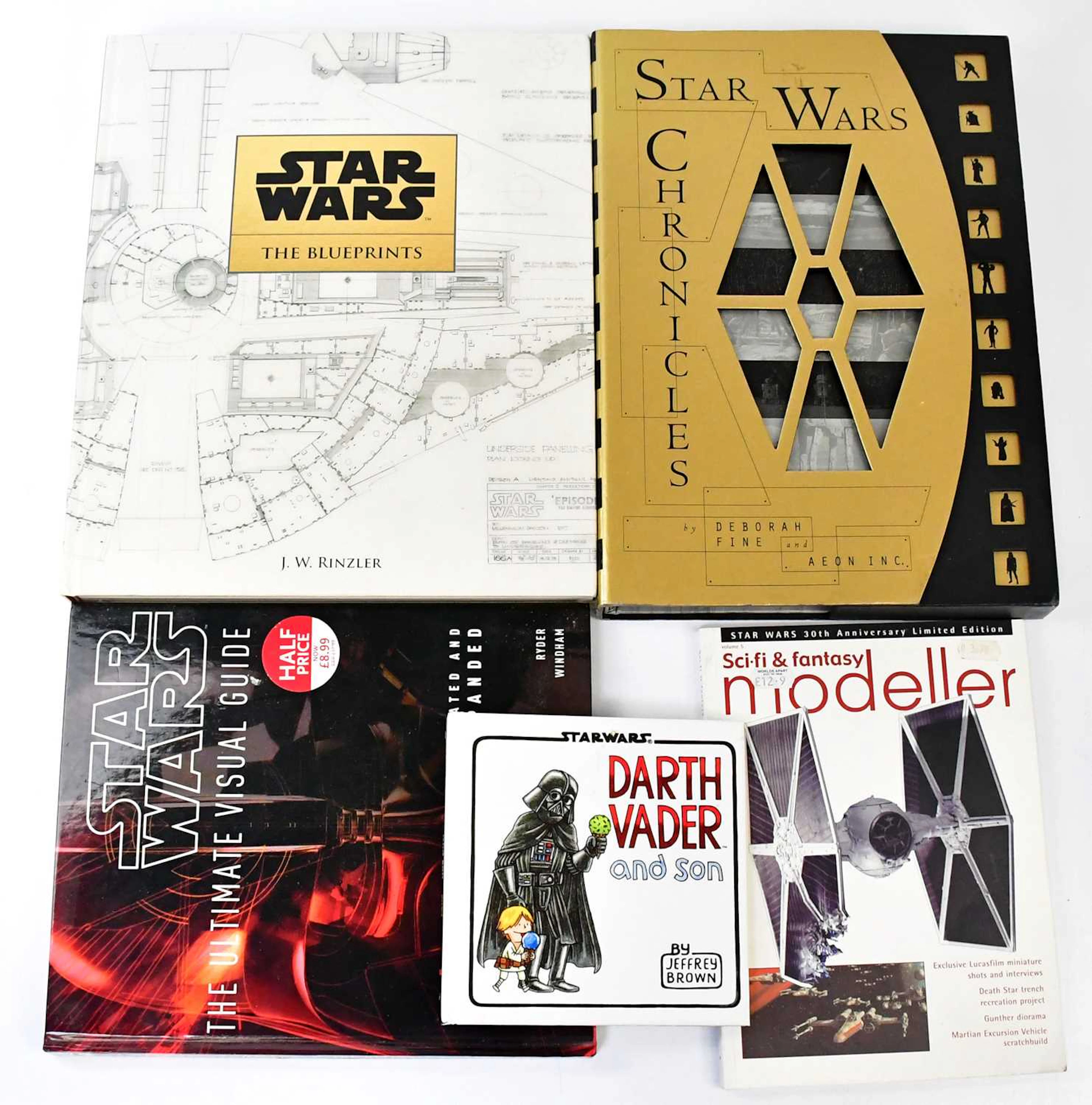 STAR WARS; a quantity of books and magazines relating to the franchise