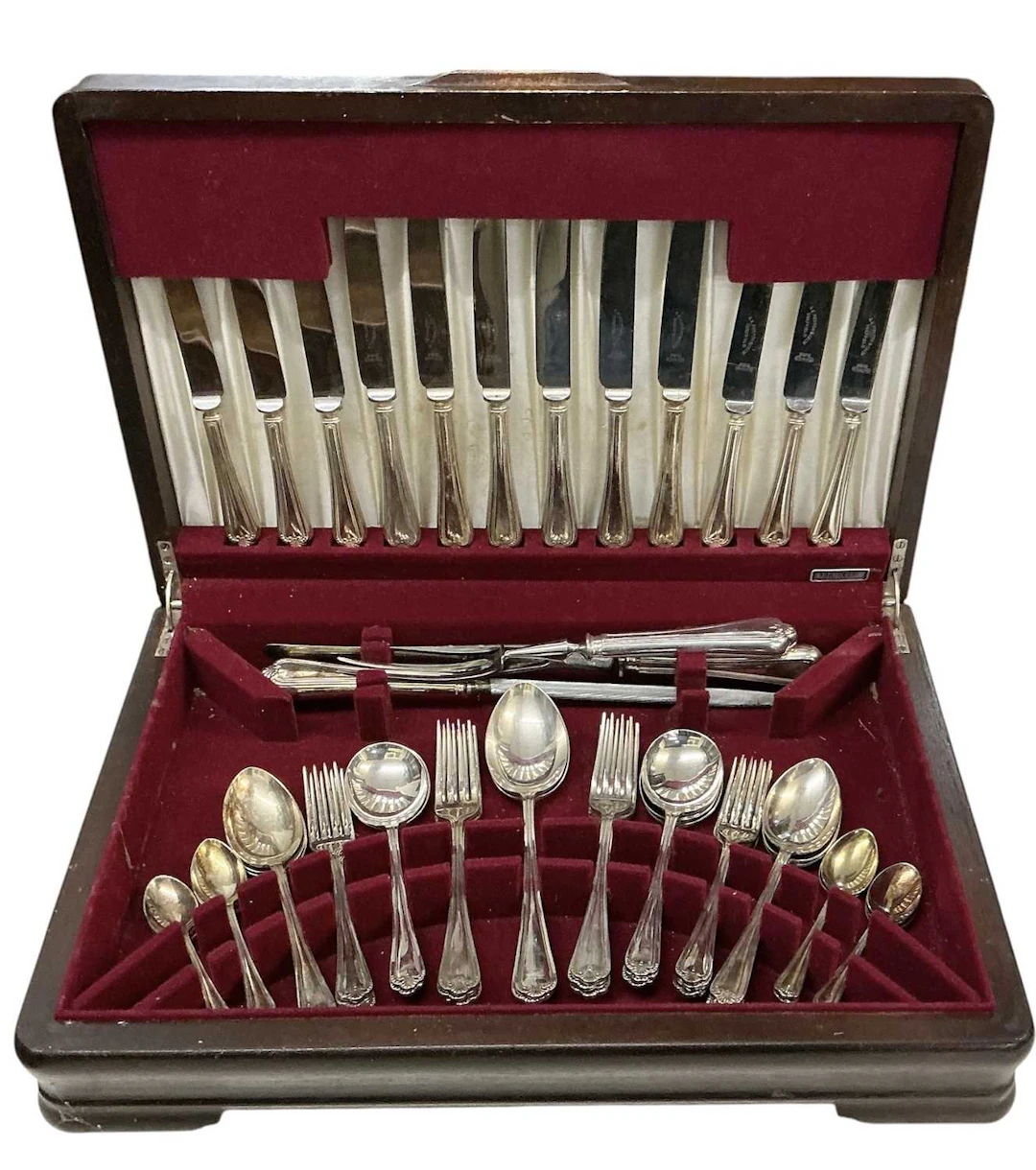 FLEXFIT; a modern cased part six setting canteen of silver plated cutlery