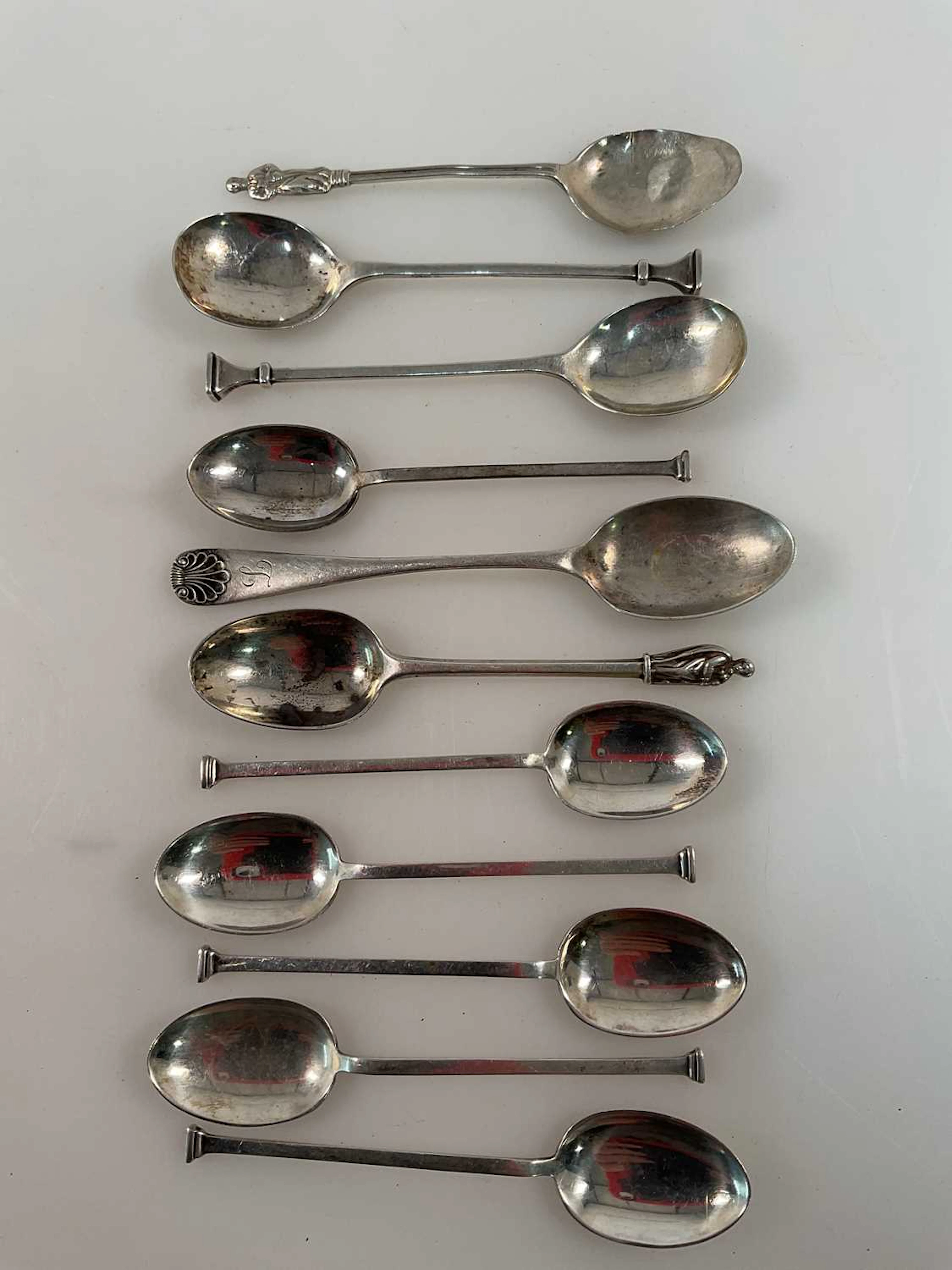 Six George V hallmarked silver tea spoons