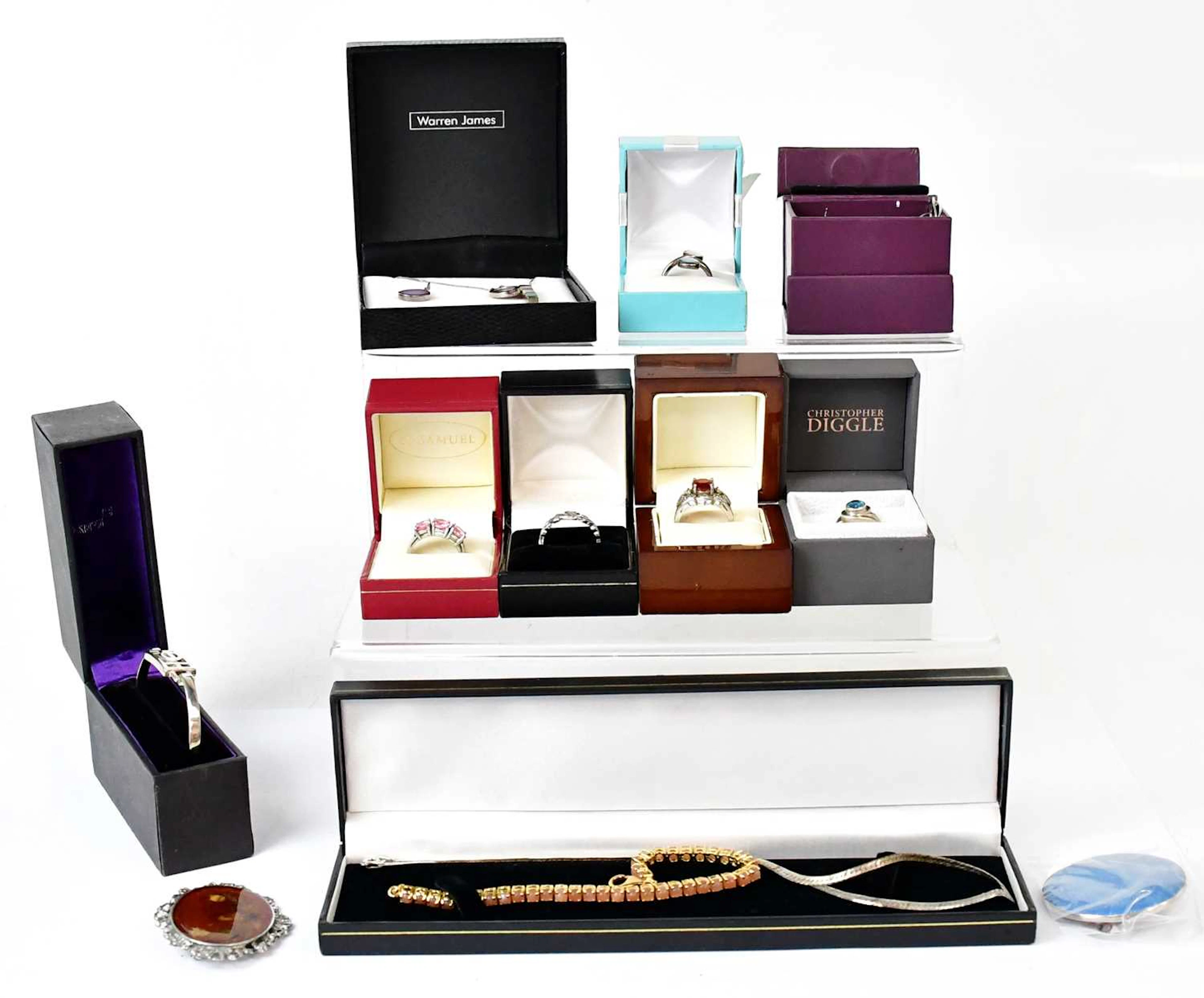 A group of 925 silver jewellery
