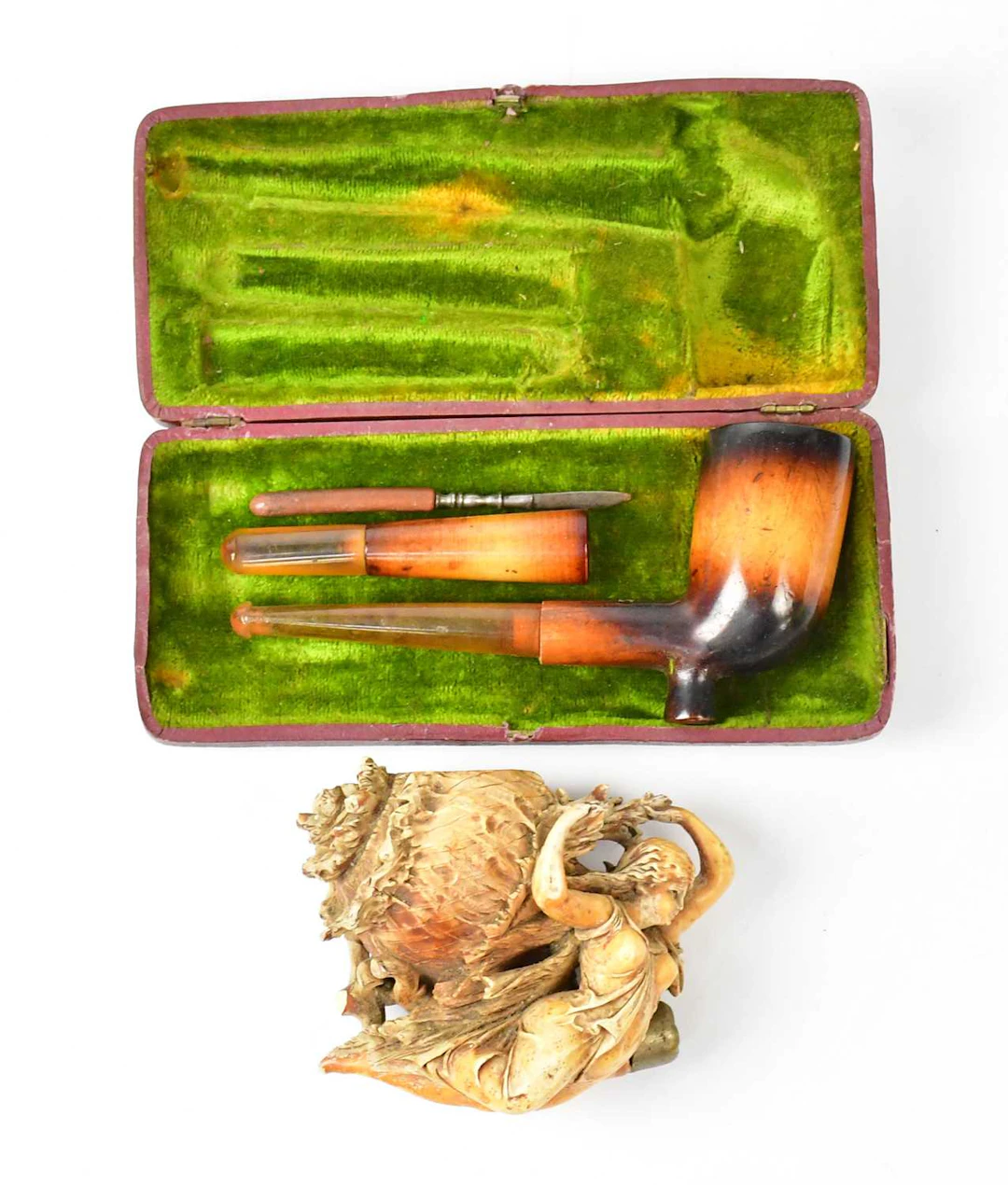 A cased pipe and matching cheroot holder
