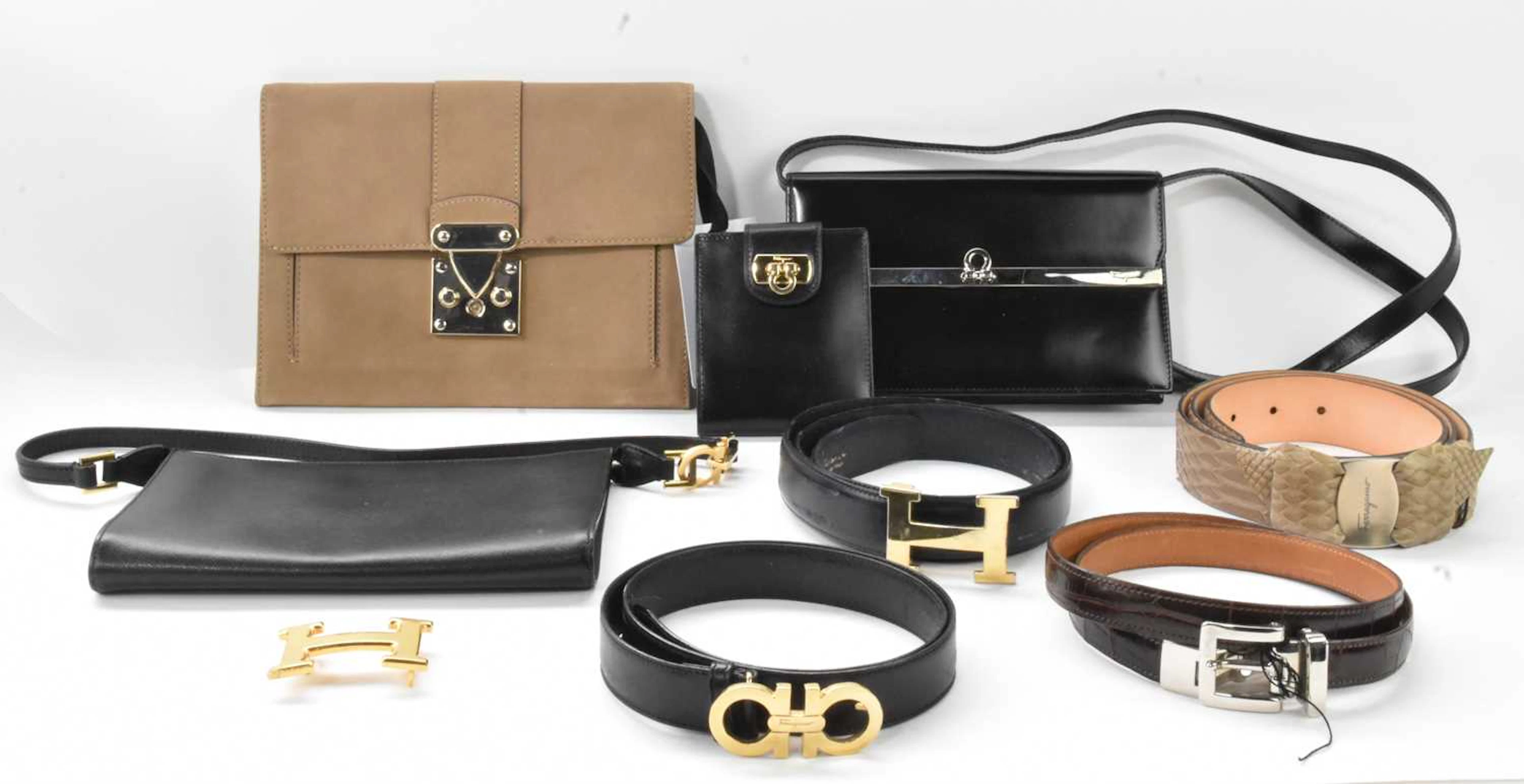 A quantity of assorted designer items