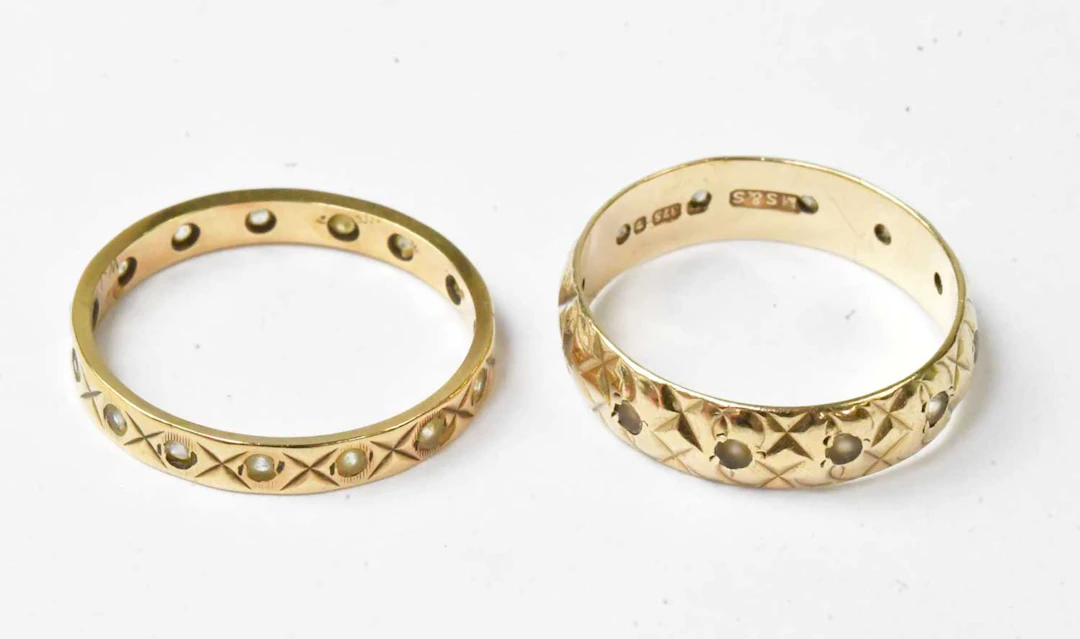 Two 9ct yellow gold wedding bands
