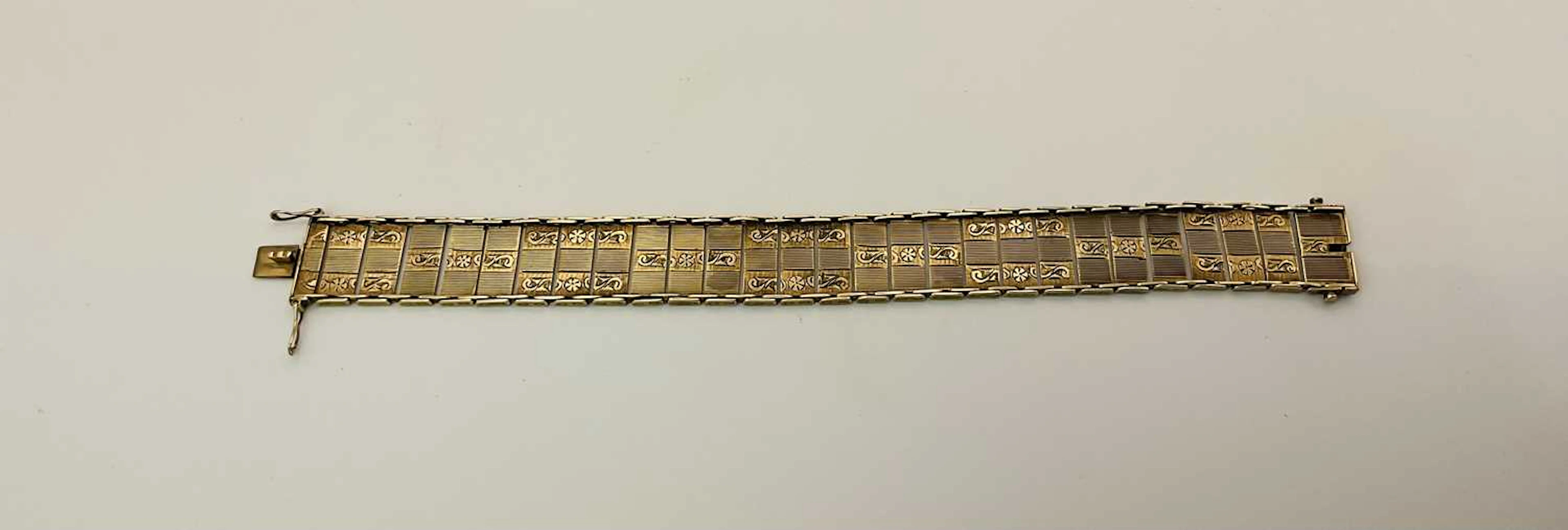 A 9ct yellow gold cuff bracelet