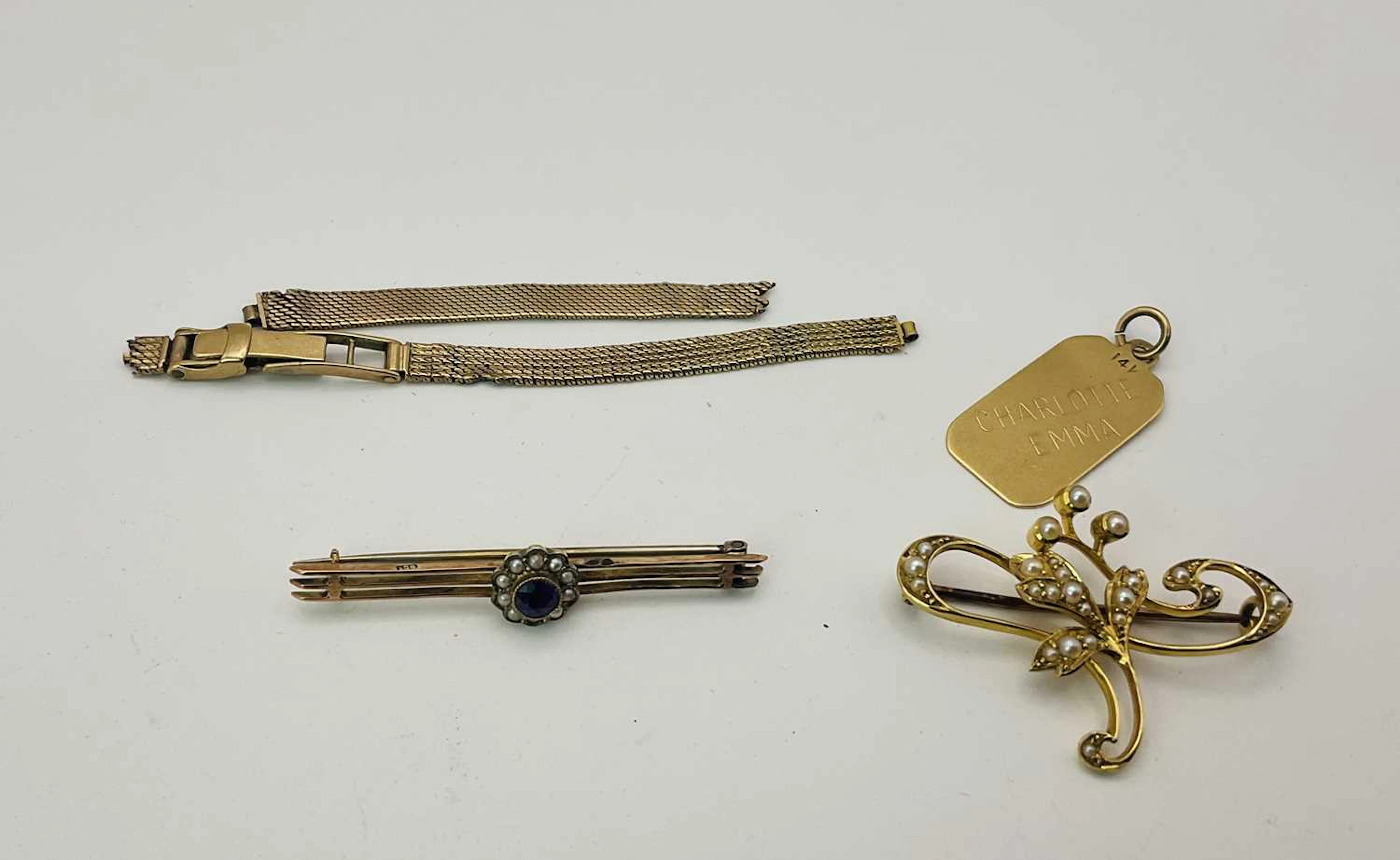 A 14ct gold and seed pearl brooch