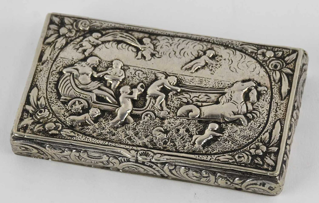 An early 20th century Continental 800 grade silver rectangular card case