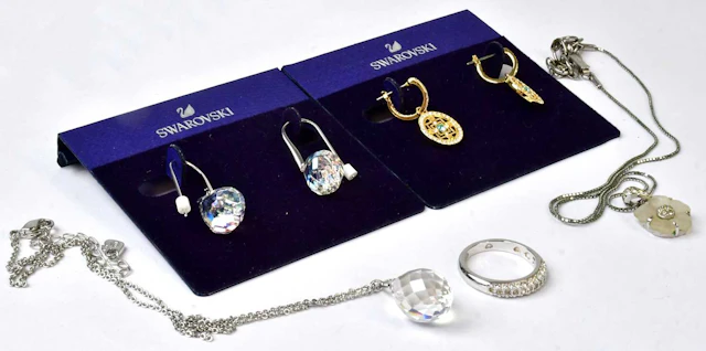 SWAROVSKI; five boxed jewellery items