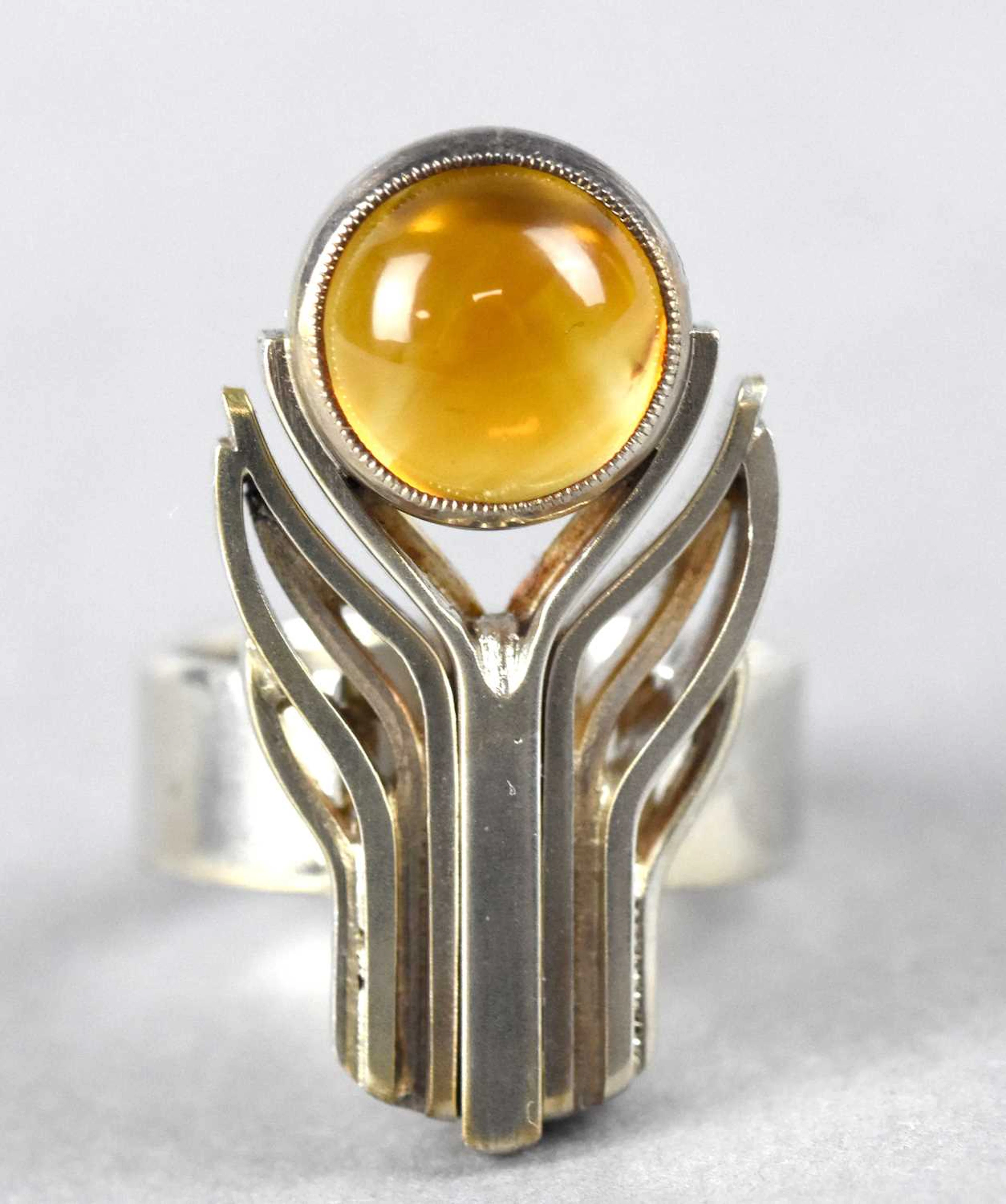DON PORRITT (born 1933); a modernist Elizabeth II hallmarked silver ring