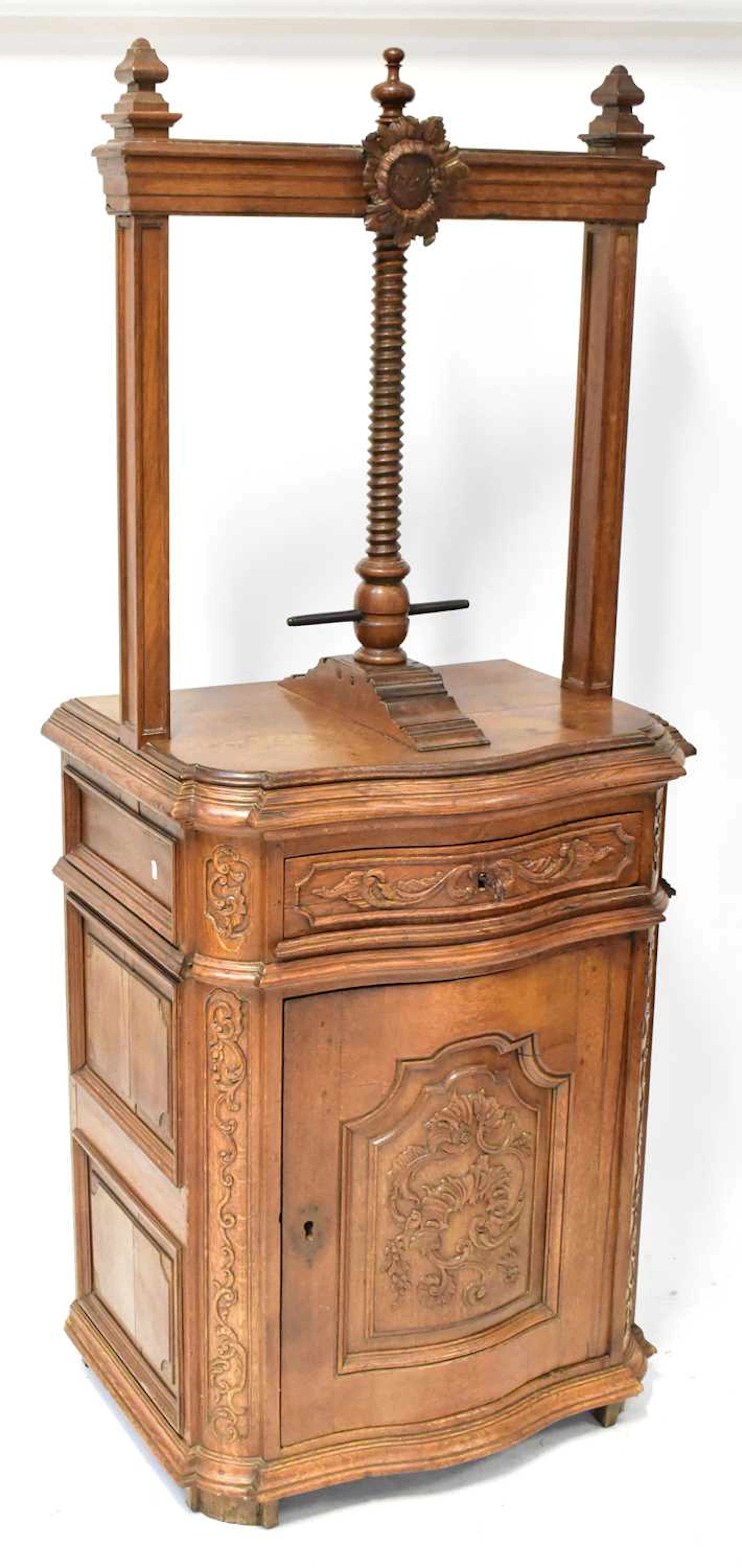 A Dutch oak linen press