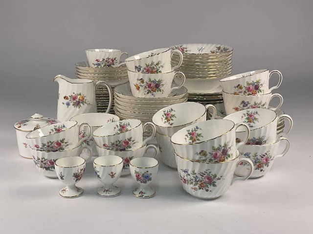 MINTON; a quantity of 'Marlow' pattern dinner and tea wares