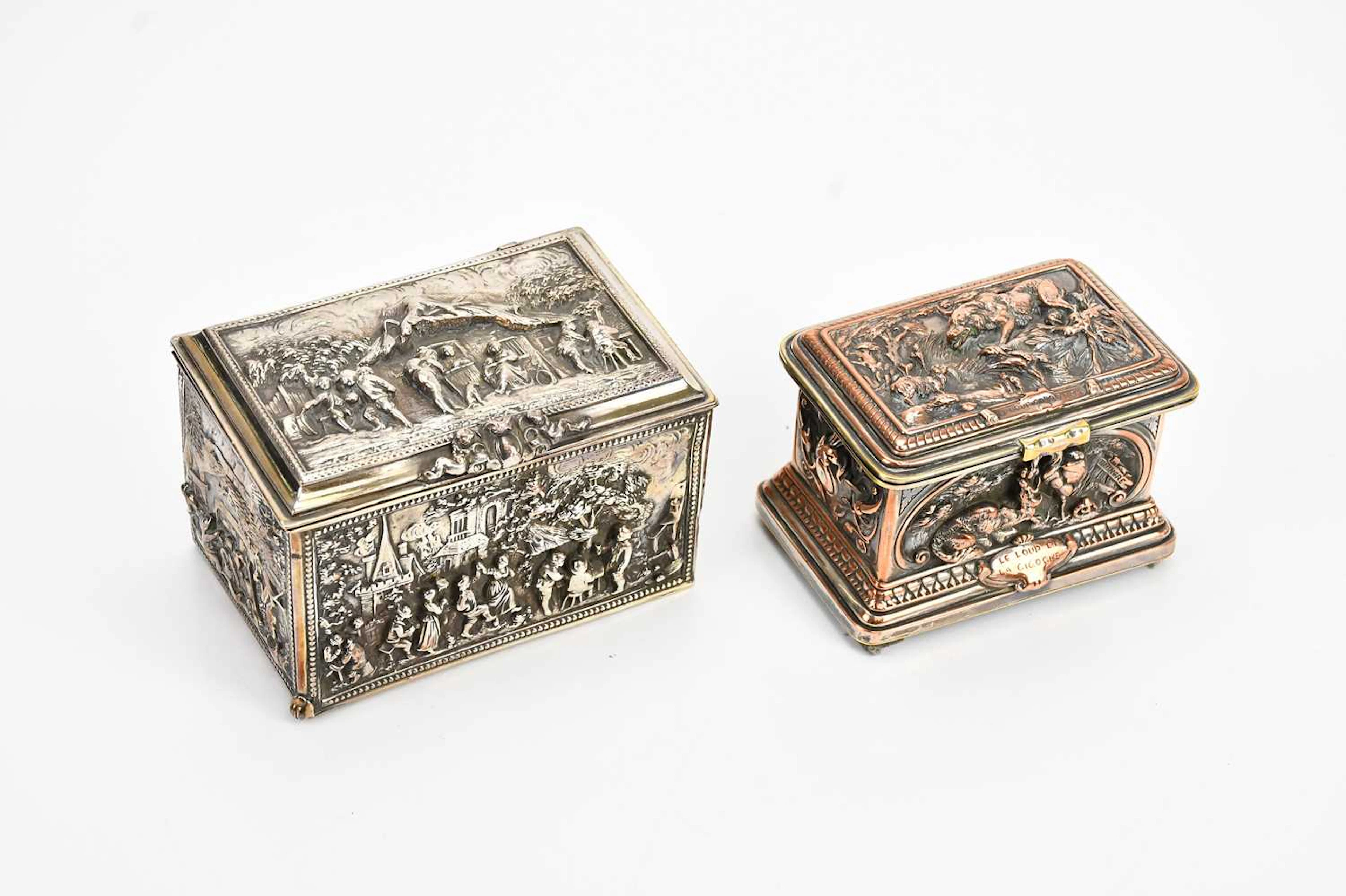 A B PARIS; a good late 19th century silver plated casket