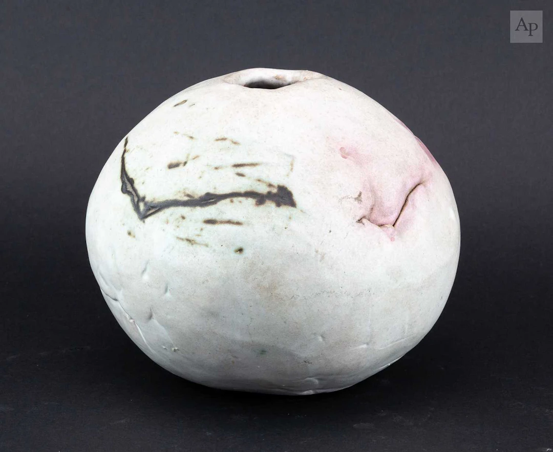 GORDON BALDWIN (1932-2025); a globular stoneware pot...