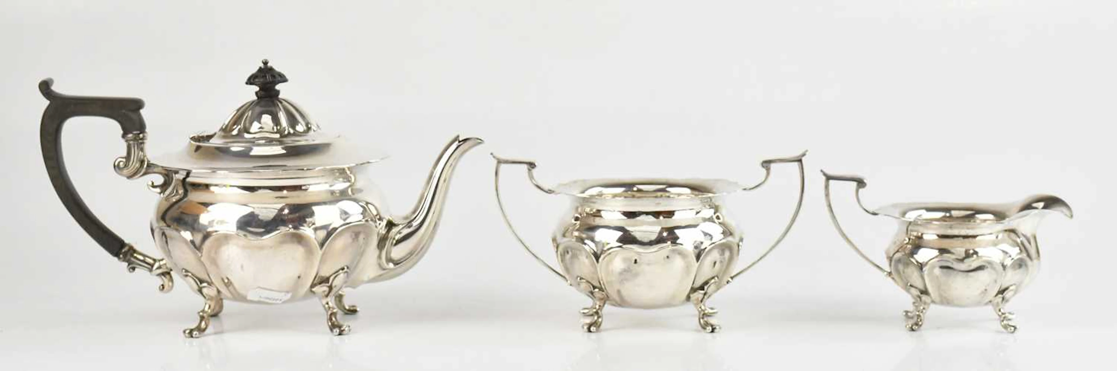 JOSEPH RODGERS & SONS; a George V hallmarked silver three...