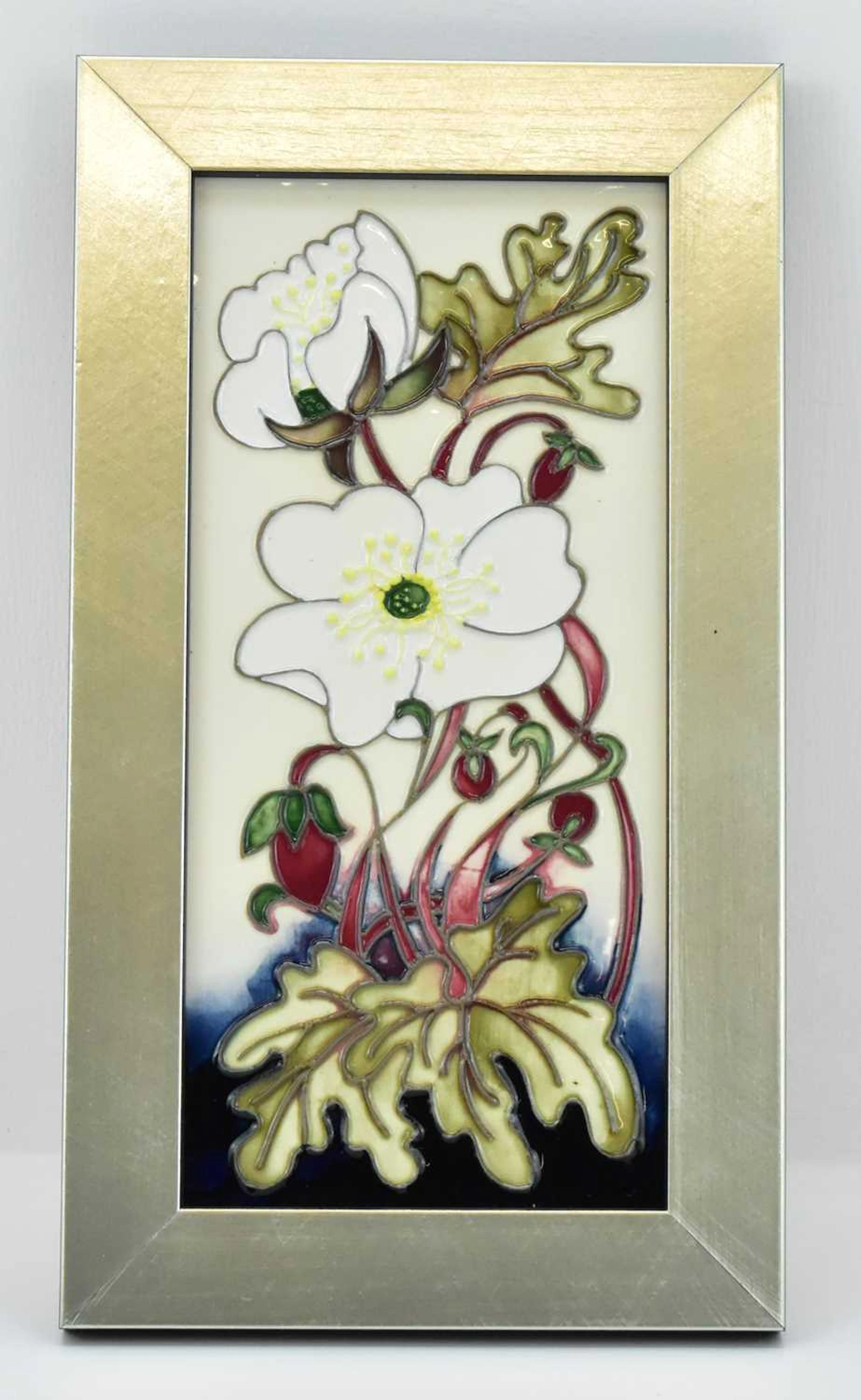 MOORCROFT; a small 'White Rose' trial pattern plaque