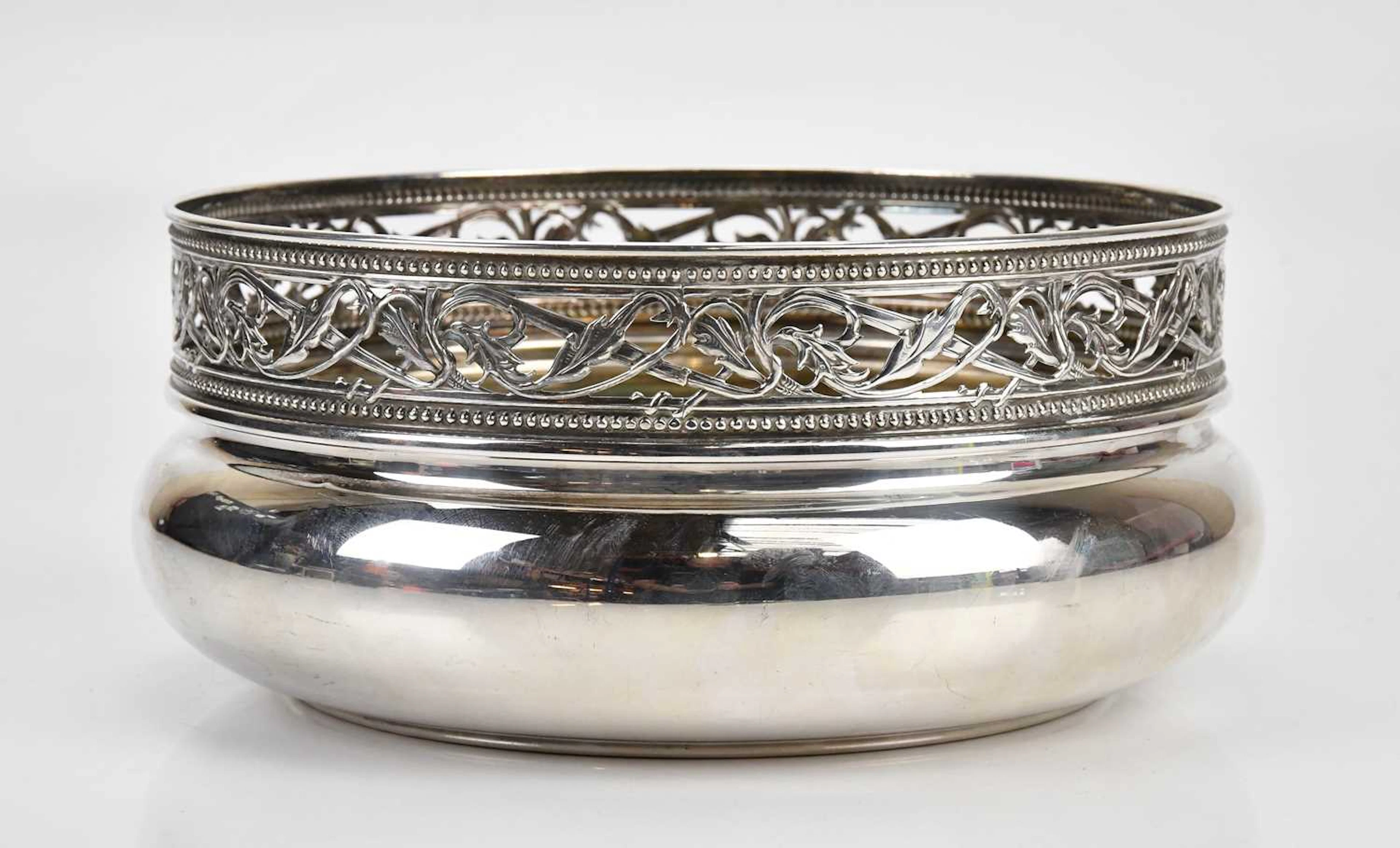 GIOIELLI MONTALBANO; an Italian 800 grade silver bowl...