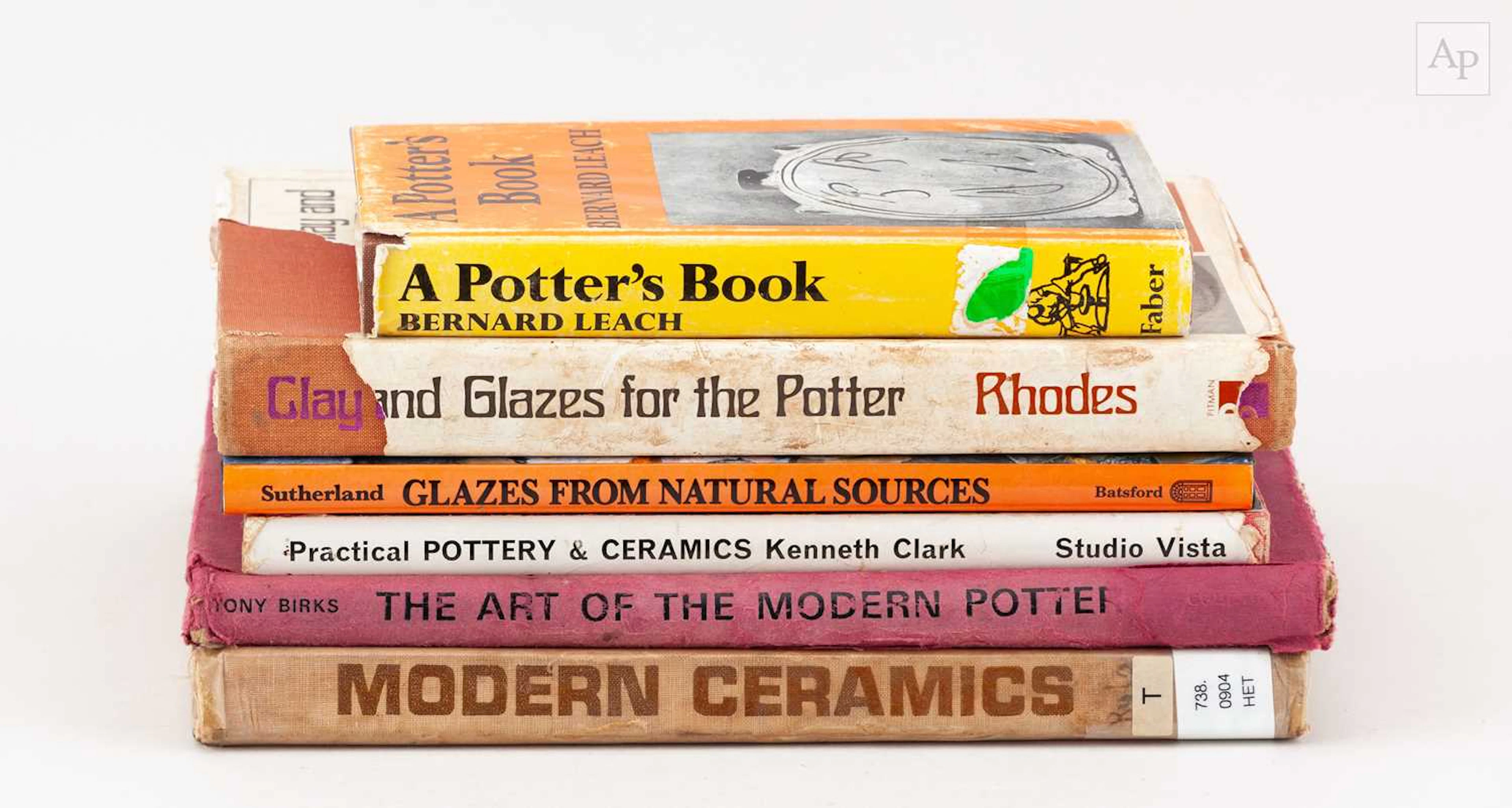 A collection of books on studio ceramics (6)