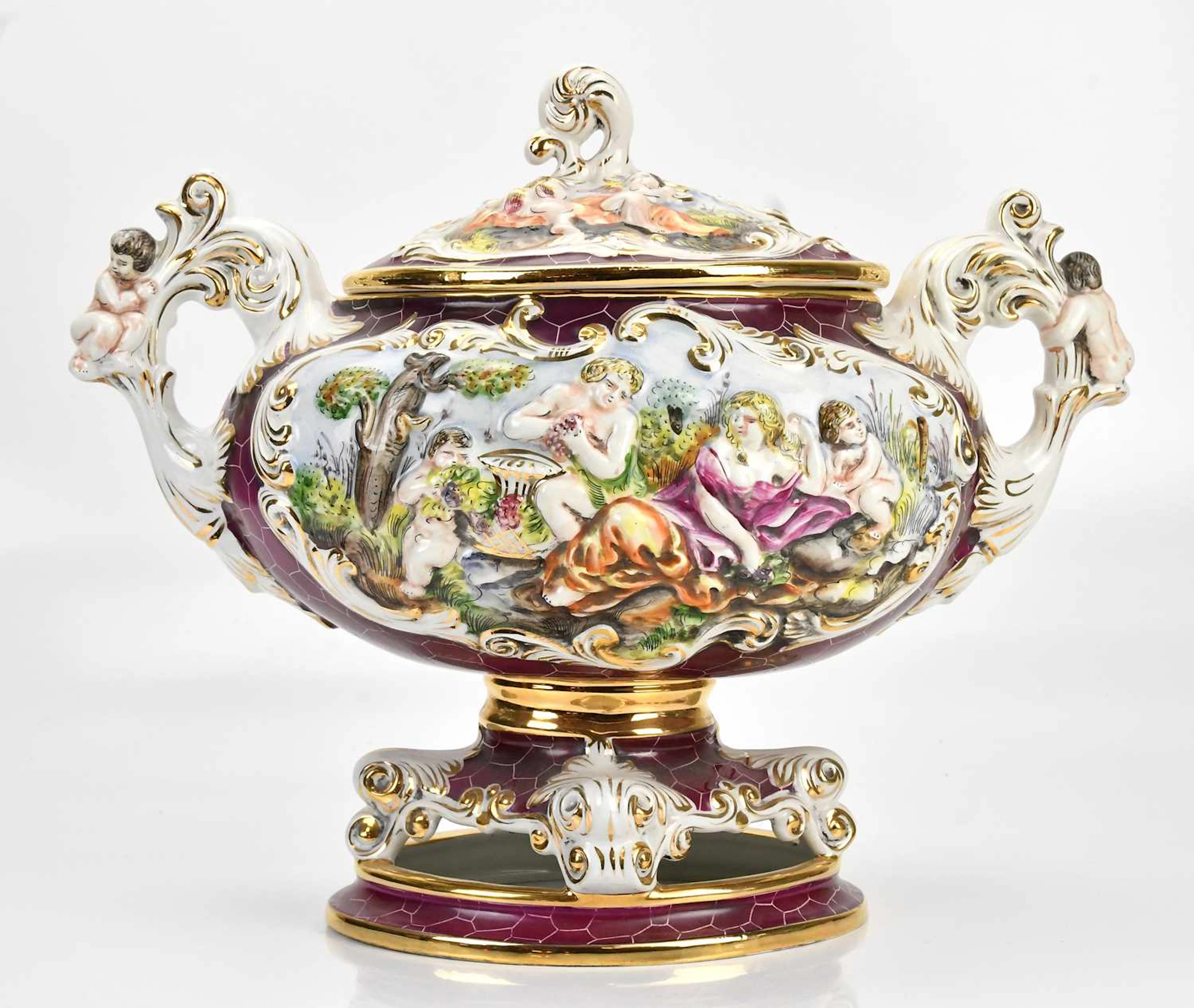 CAPODIMONTE; soup tureen