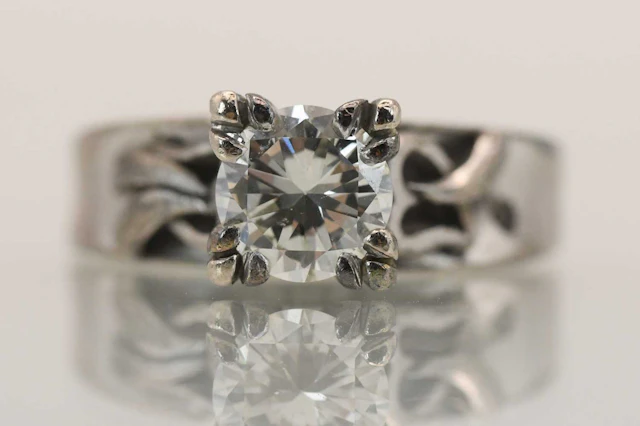 An 18ct white gold diamond solitaire ring