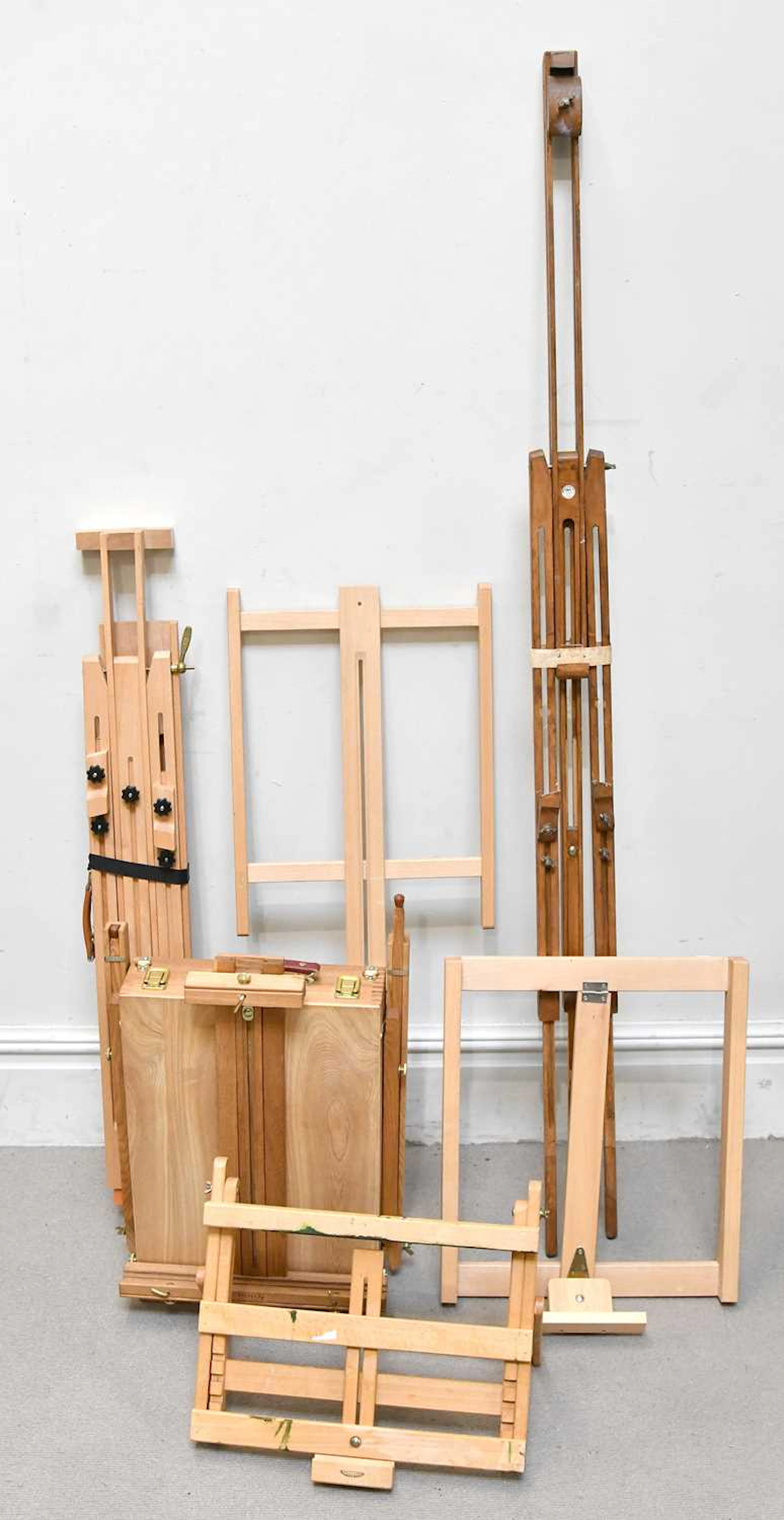 WINSOR & NEWTON; a vintage folding easel